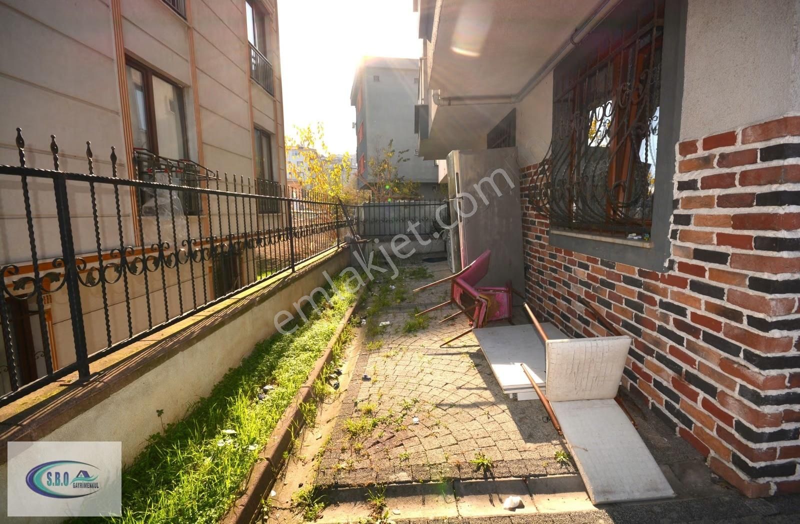 Satılık 2+1 Caddeye Yakın Konumda 85 M² Ara Kat Daire - Görsel 2