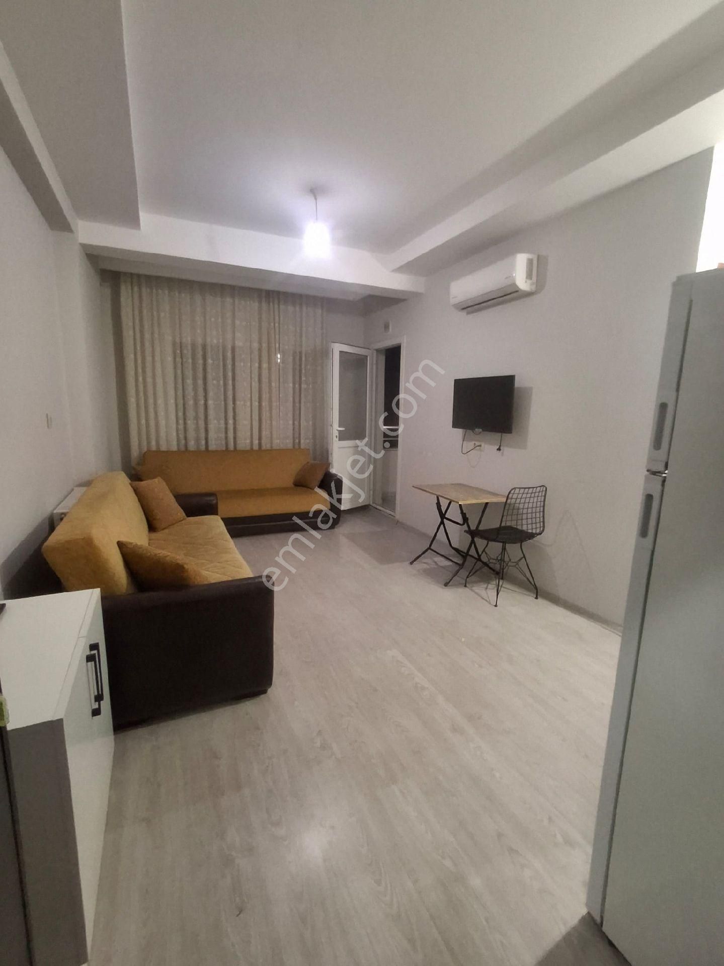 Cadde Üzeri Hasarsız İskanlı Eşyalı Satlık 1+1 - Görsel 10