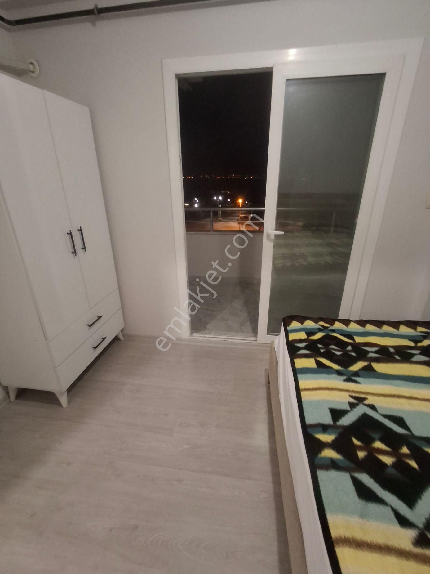 Cadde Üzeri Hasarsız İskanlı Eşyalı Satlık 1+1 - Görsel 7