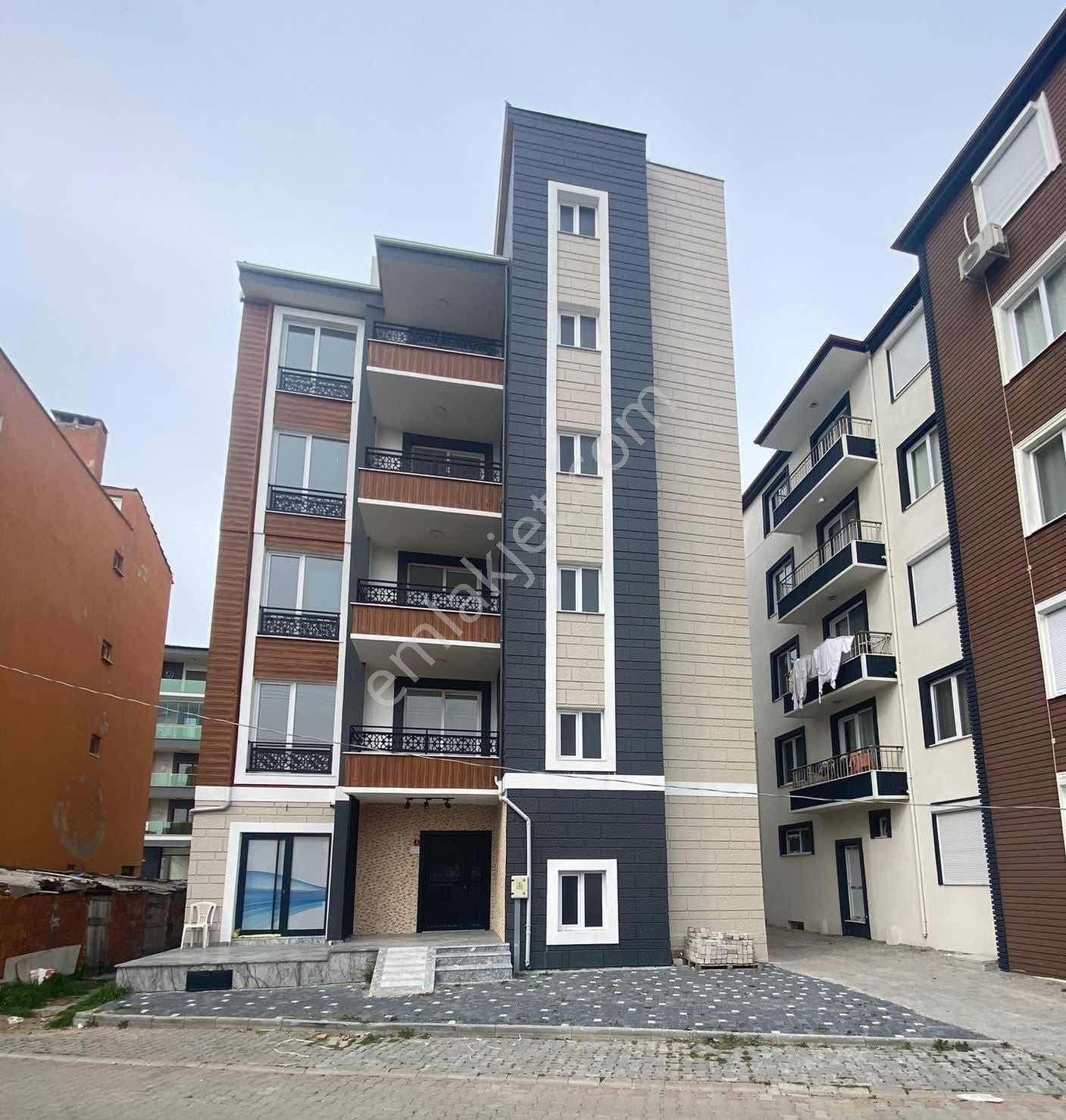 Rw Nefes'ten Altınova'da Merkezi Konumlu 3+1 Kapalı Mutfak Daire