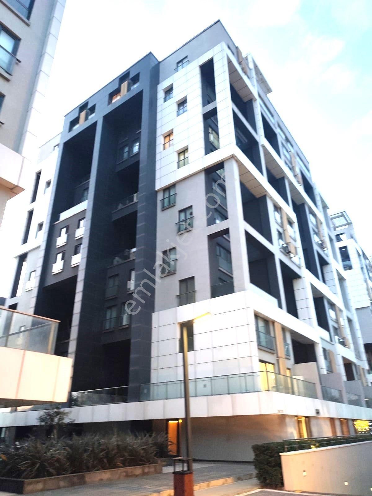 Suna Tabakçı'dan Nef 2 Haliç Kiralık 1+1 Loft Daire