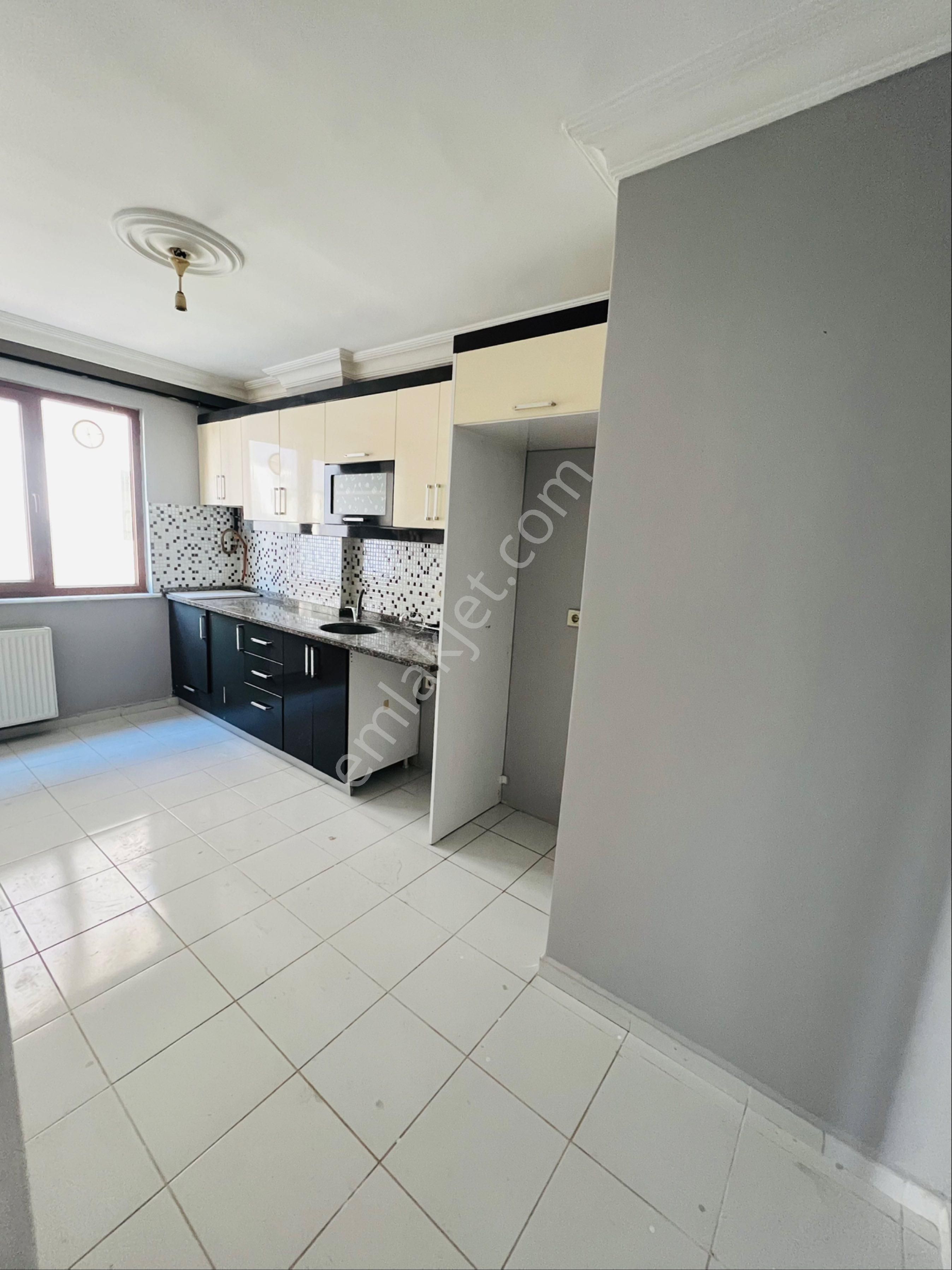 İstanbul Sancaktepe Sarıgazi Metrosuna 100 Metre Kiralık 2+1 Daire - Görsel 13