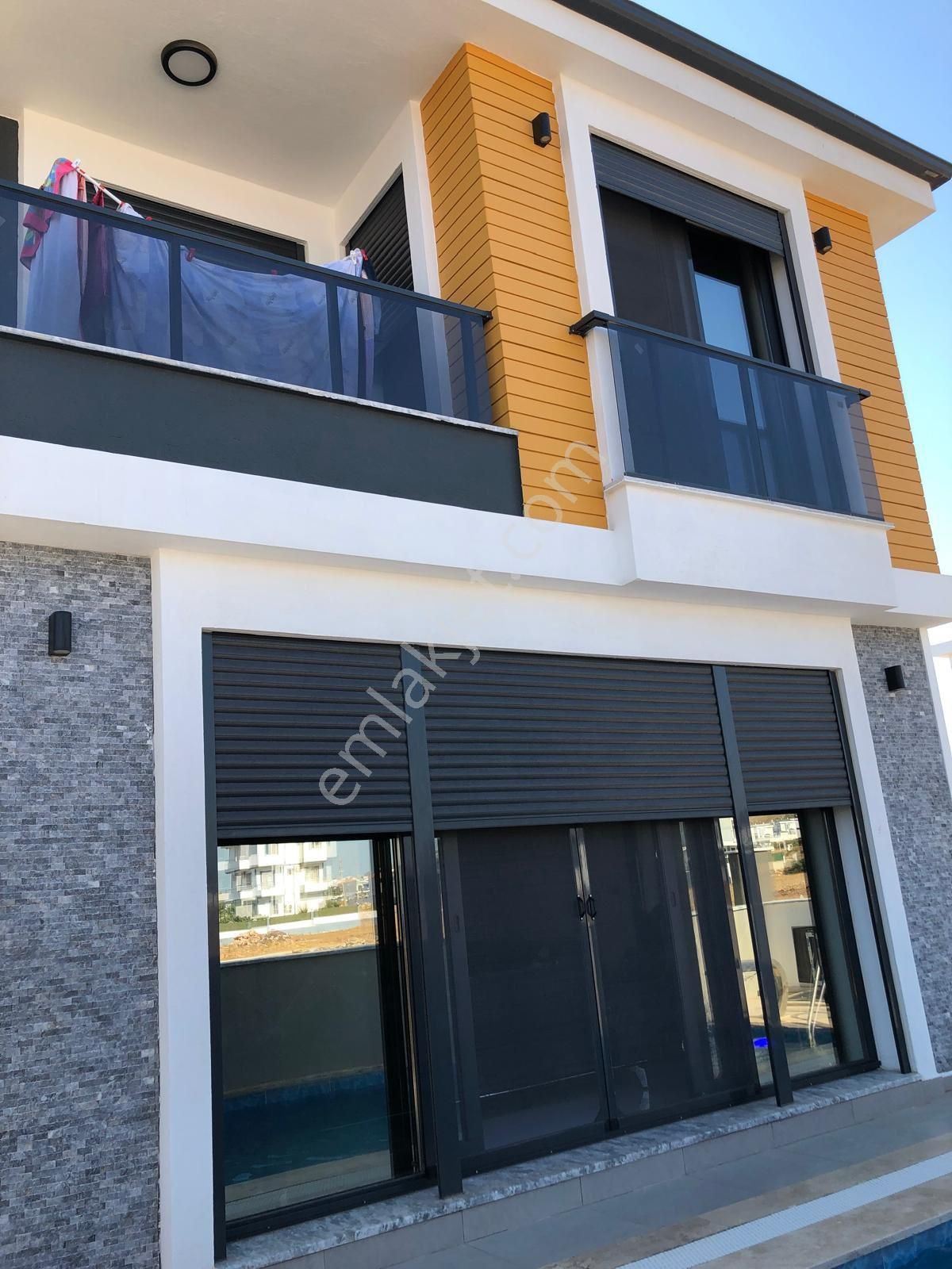 Didim Efelerde Tam Müstakil 3+1 Ayrı Mutfak Villa