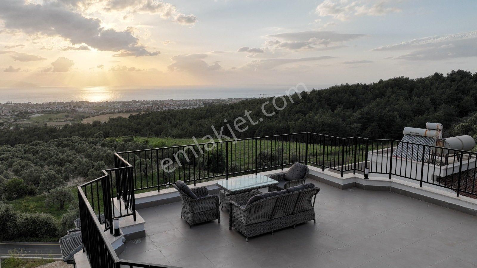 Kuşadası Soğucak’tasıfır Yapım 3+2 Tripleks Villa