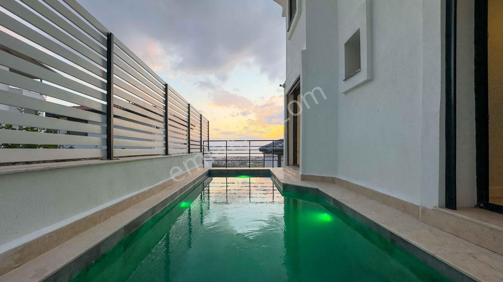 Kuşadası Soğucak’tasıfır Yapım 3+2 Tripleks Villa - Görsel 8