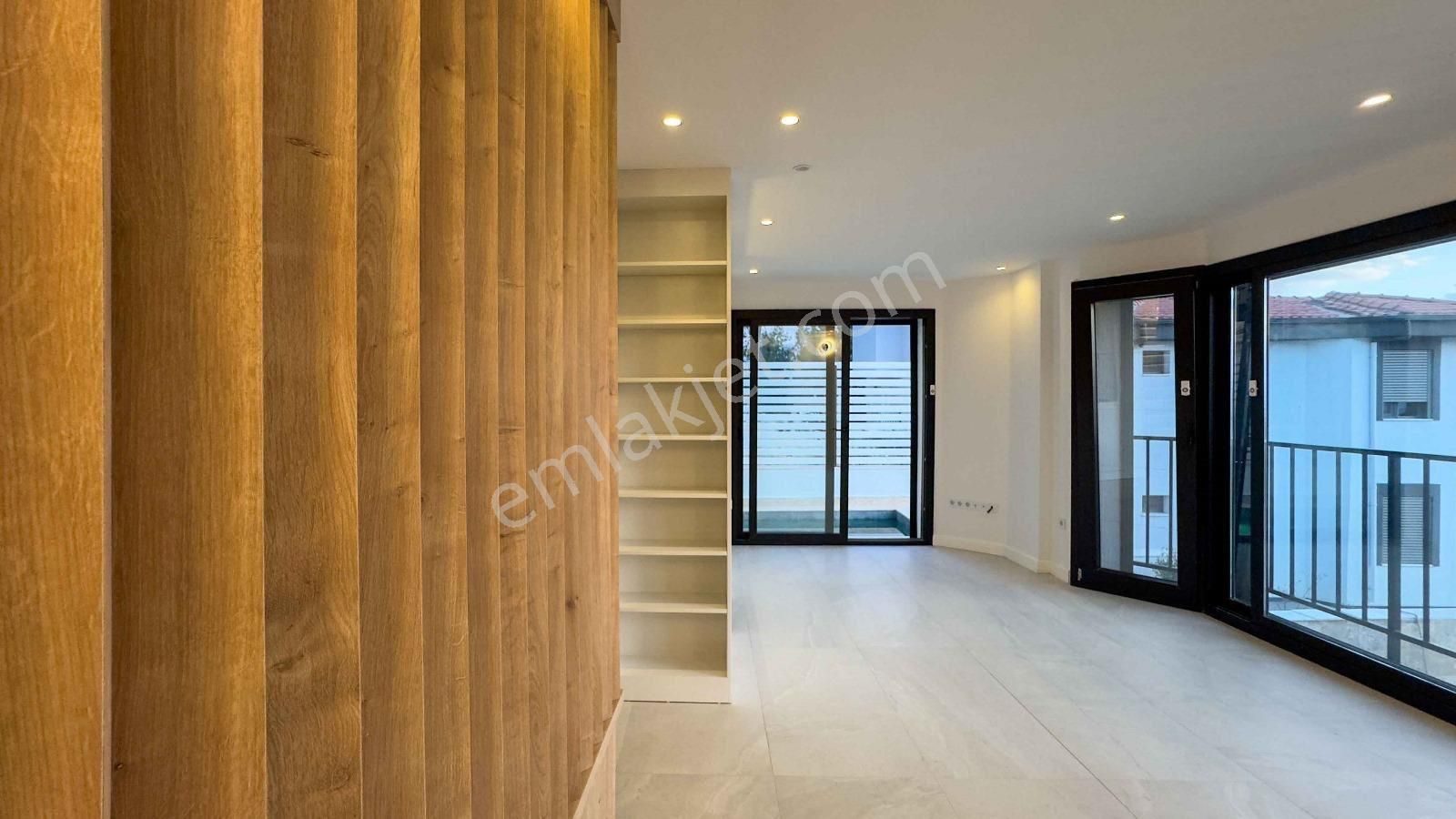 Kuşadası Soğucak’tasıfır Yapım 3+2 Tripleks Villa - Görsel 15