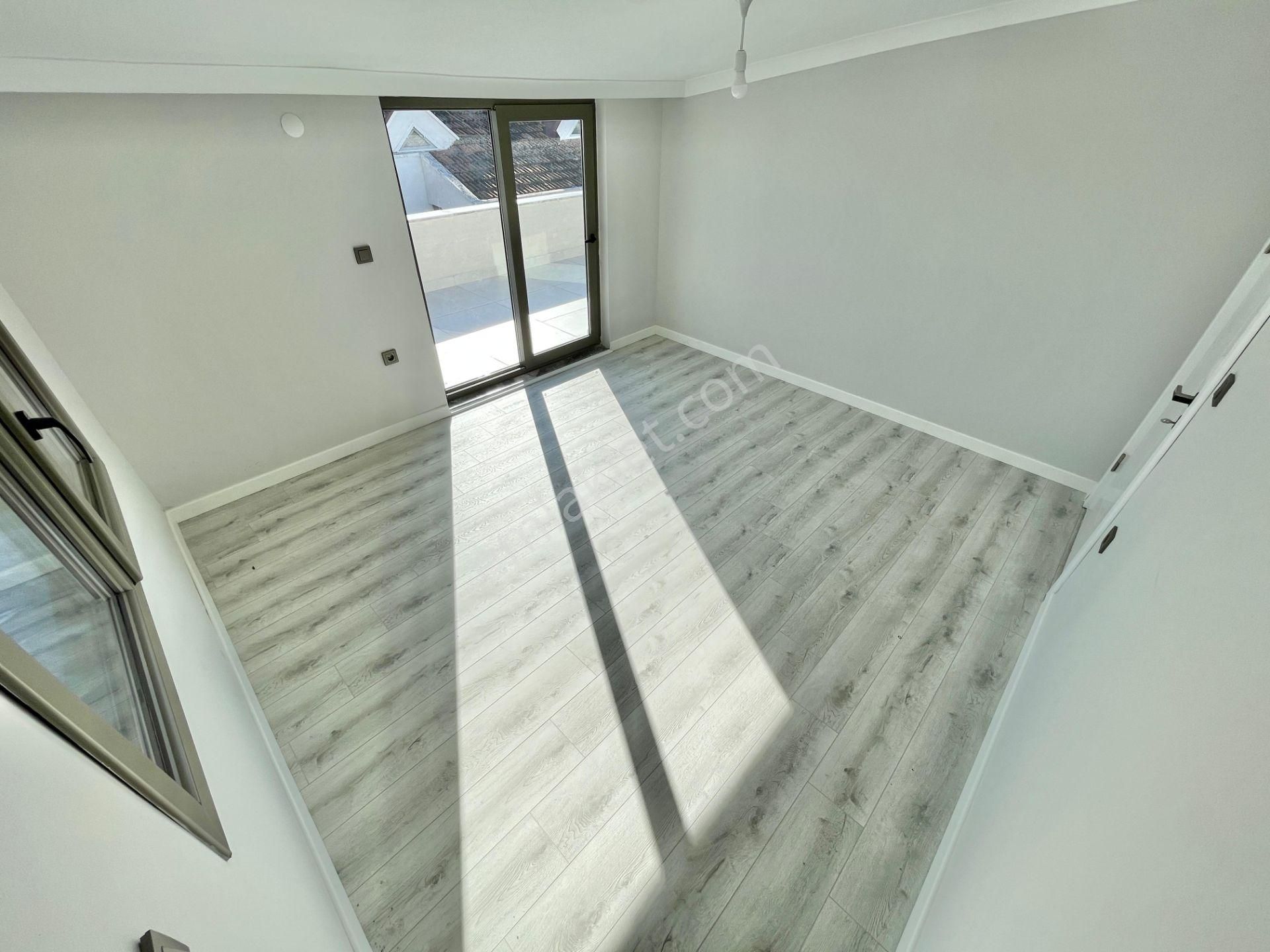 Berkay Demirel'den Gürede Denize 300 Metre Sıfır 4+1 Villa - Görsel 35