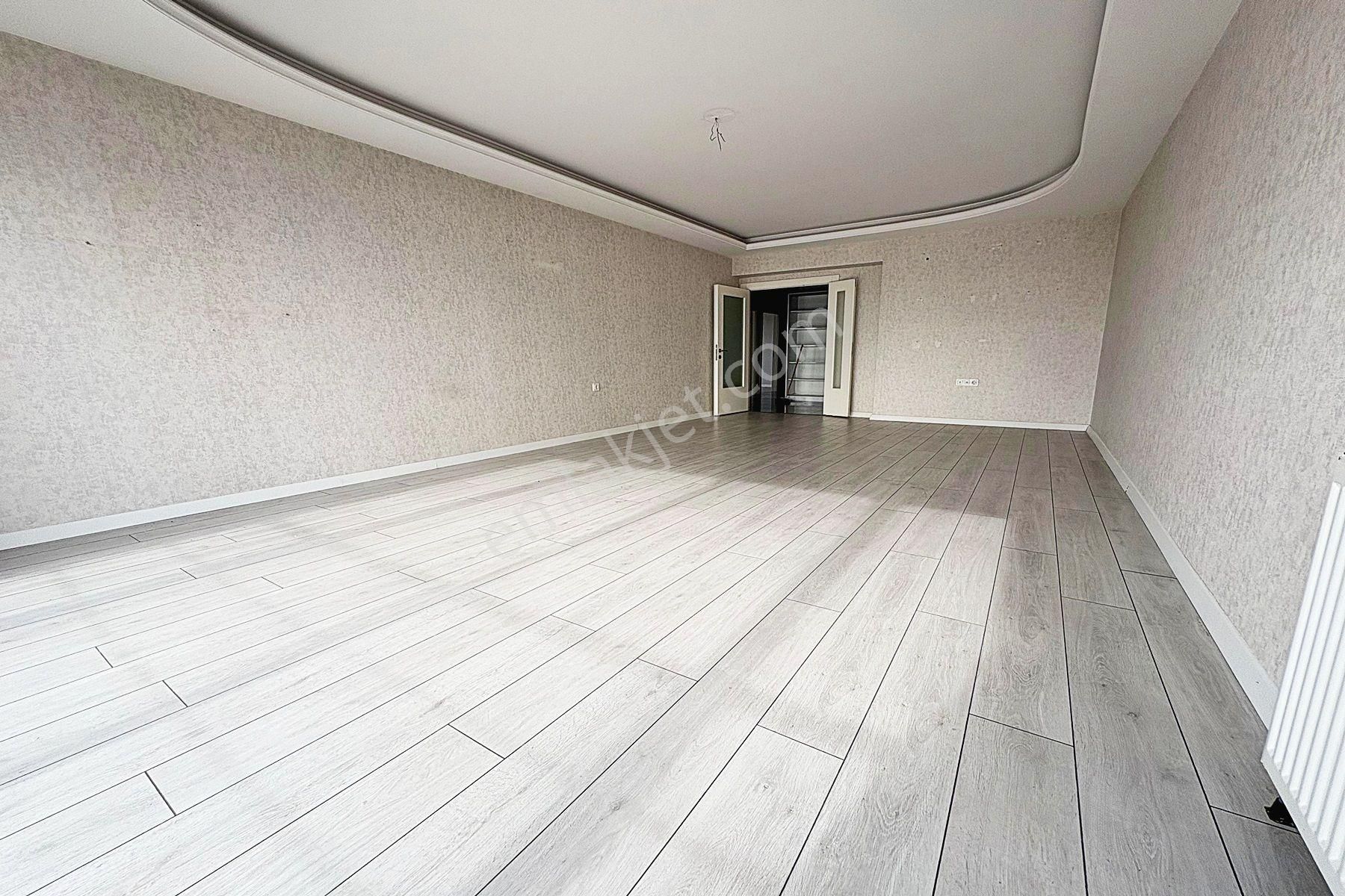 Pamuklar'da Site İçerisinde 24. Kat 4+1 Ankara Manzaralı 200m2 Kiralık Daire - Görsel 12