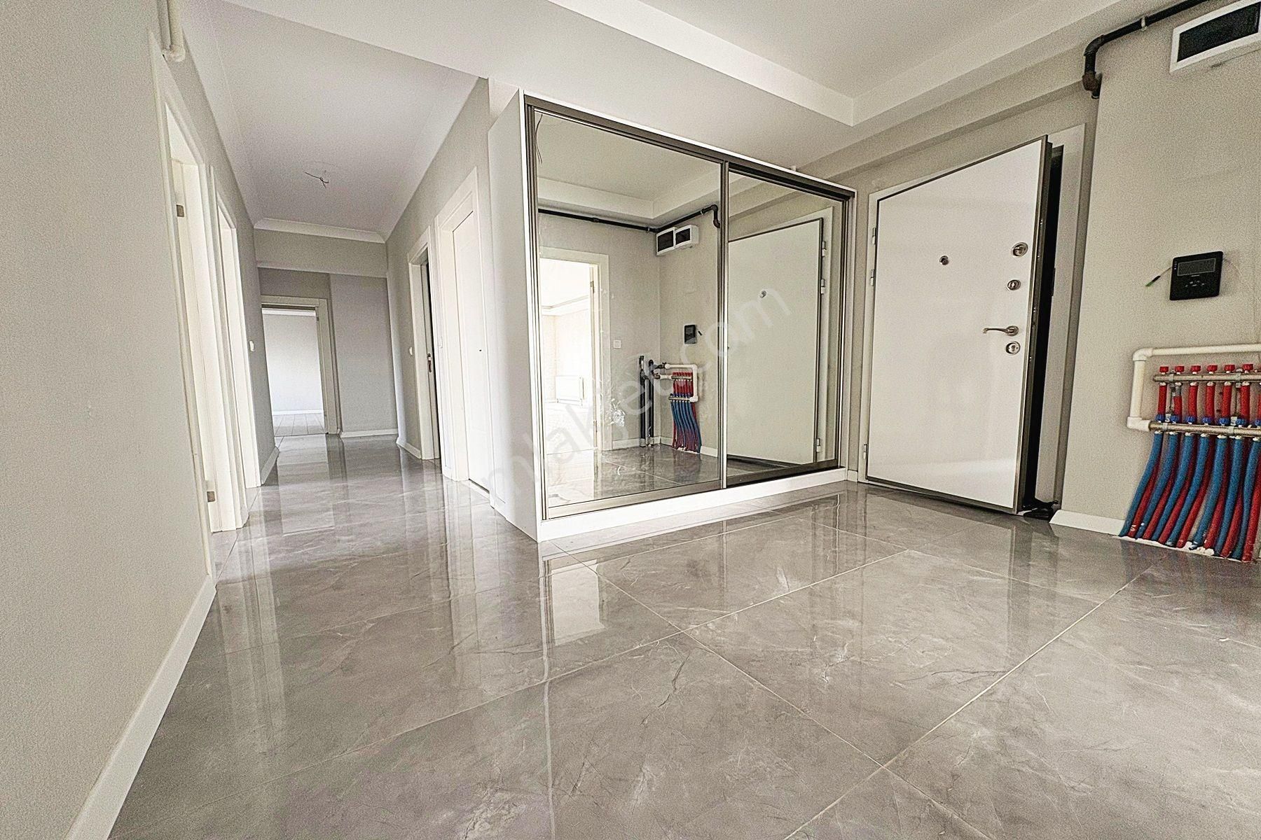 Pamuklar'da Site İçerisinde 24. Kat 4+1 Ankara Manzaralı 200m2 Kiralık Daire - Görsel 13