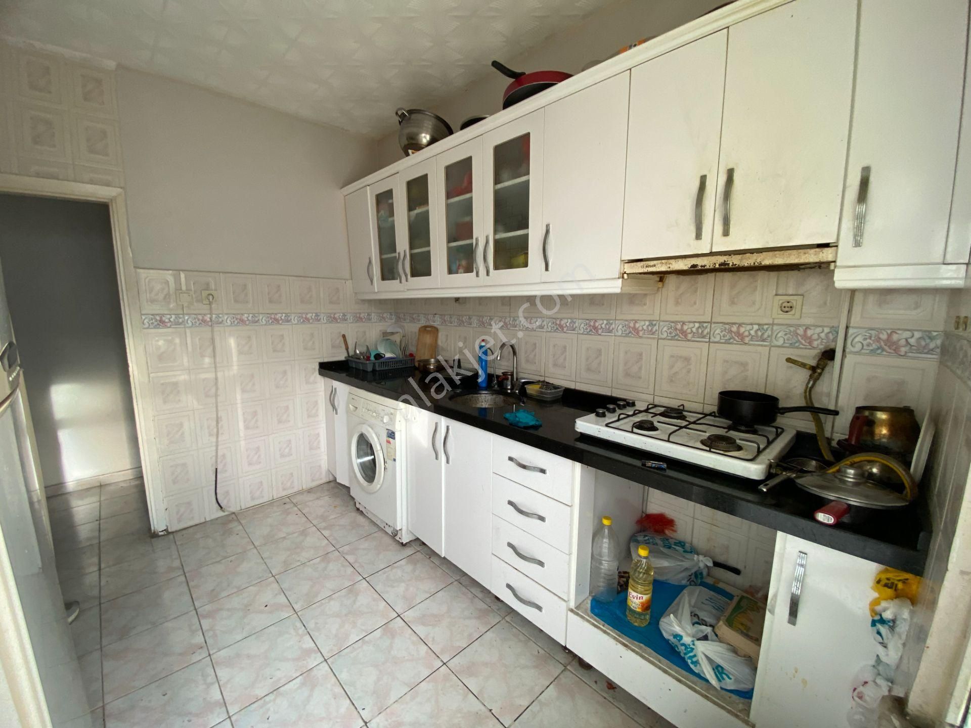 Lidya Emlak'tan 3+1 140m2 3 Cepheli Cadde Önü Satılık Daire - Görsel 2