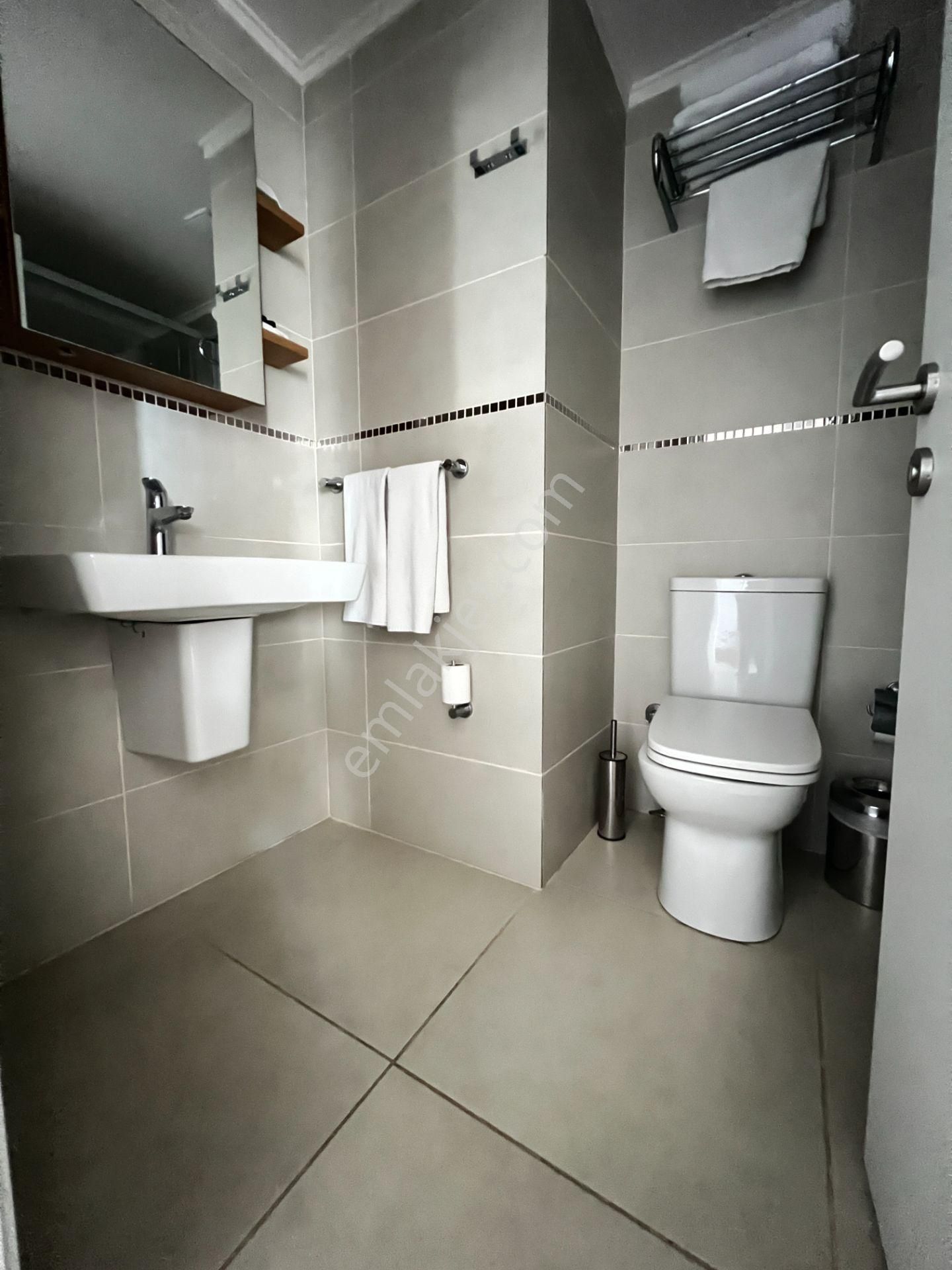 Kuşadası Marina, Ramada Deniz-havuz Manzaralı Satılık 2+1 Daire - Görsel 13