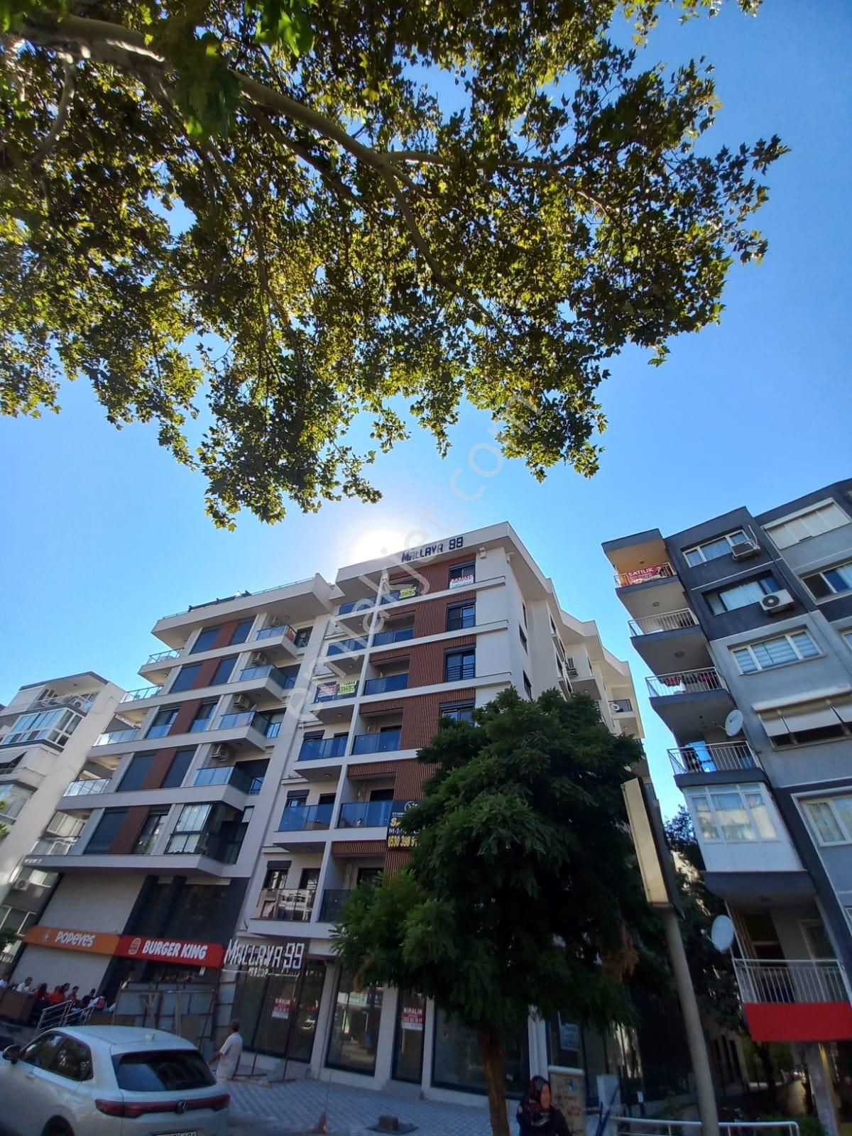 Karşıyaka Girne Bulvarı Üzeri Satılık 1+1 Yeni Yapım Daire