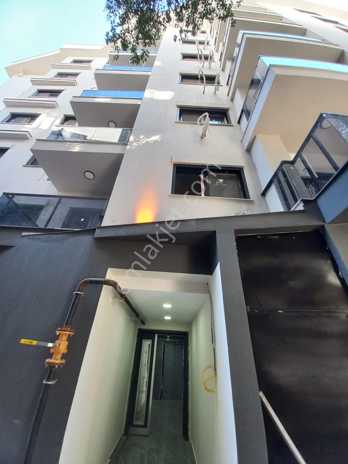 Karşıyaka Girne Bulvarı Üzeri Satılık 1+1 Yeni Yapım Daire - Görsel 4