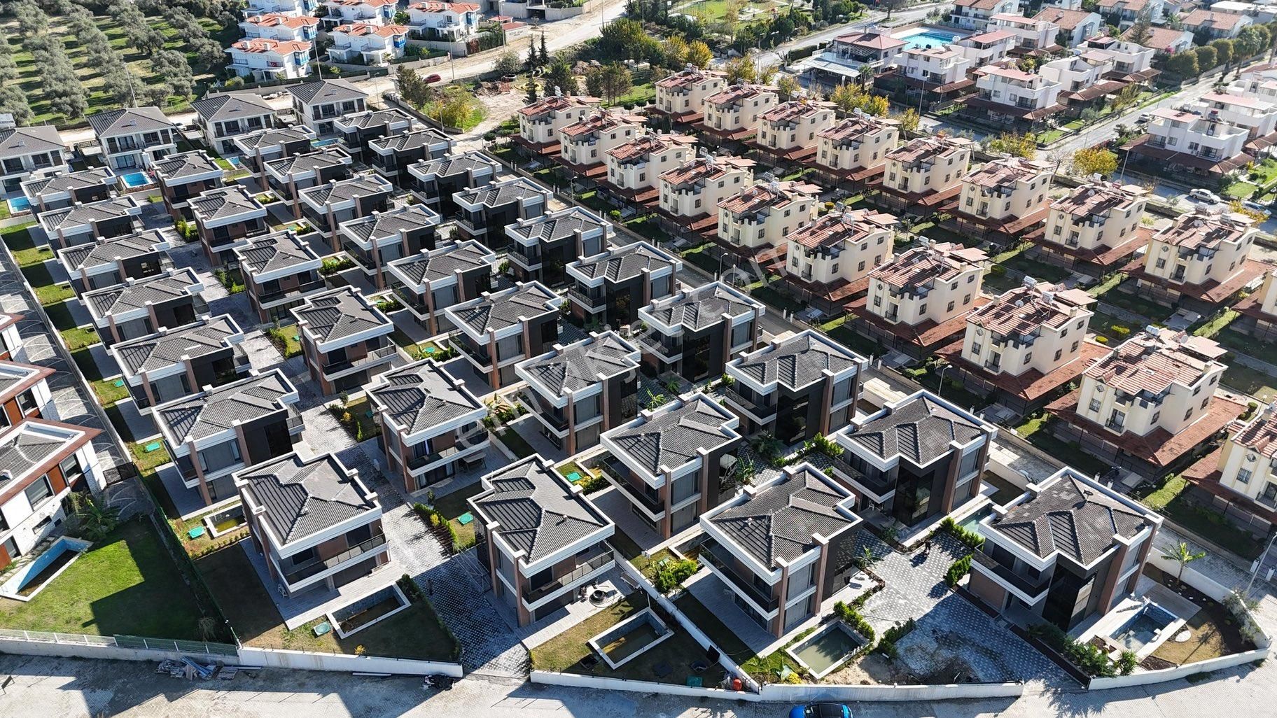 Kuşadasında Müstakil Özel Havuzlu Deniz Manzaralı Eşyalı Villa - Görsel 3