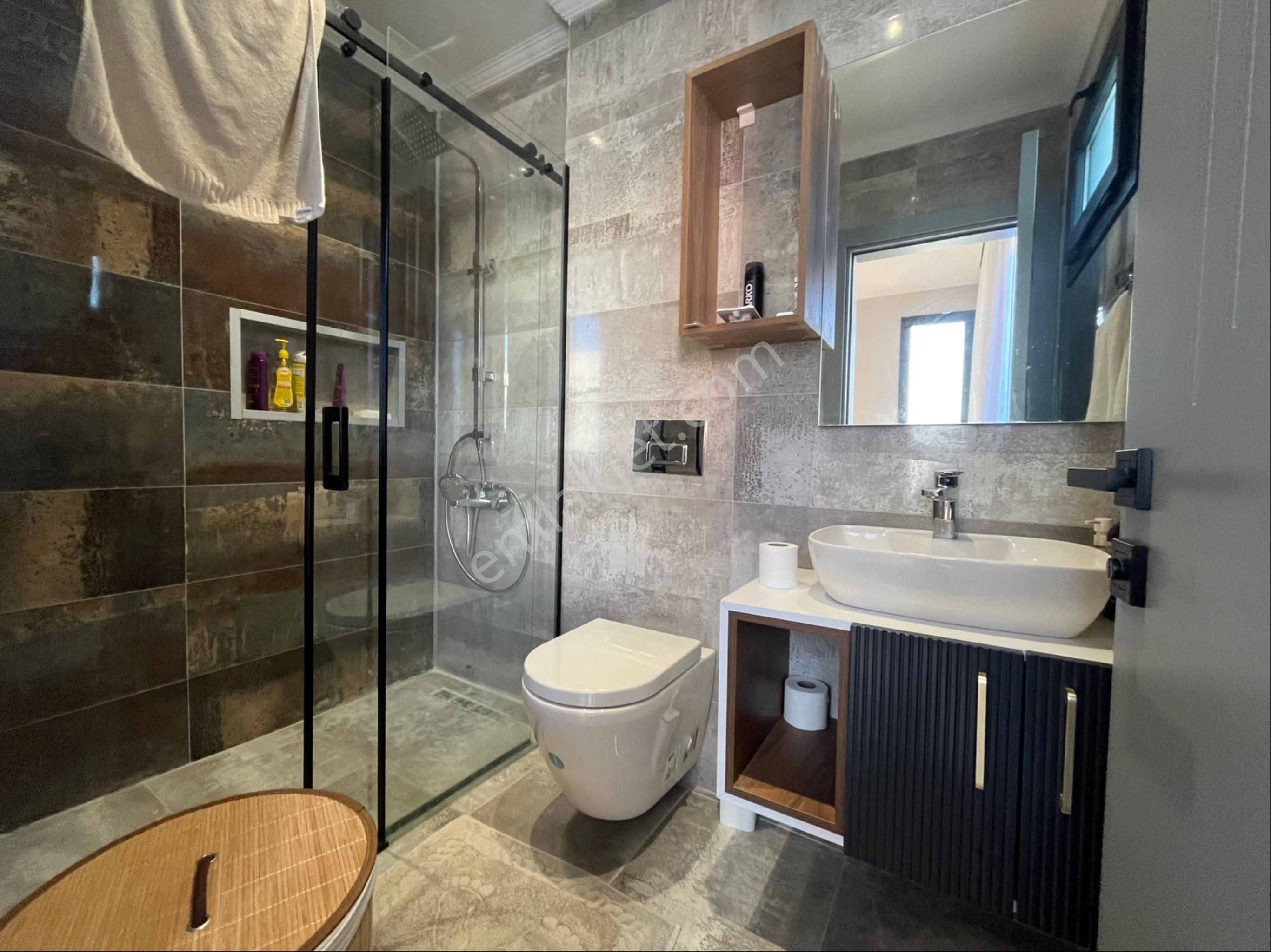 Kuşadasında Müstakil Özel Havuzlu Deniz Manzaralı Eşyalı Villa - Görsel 22