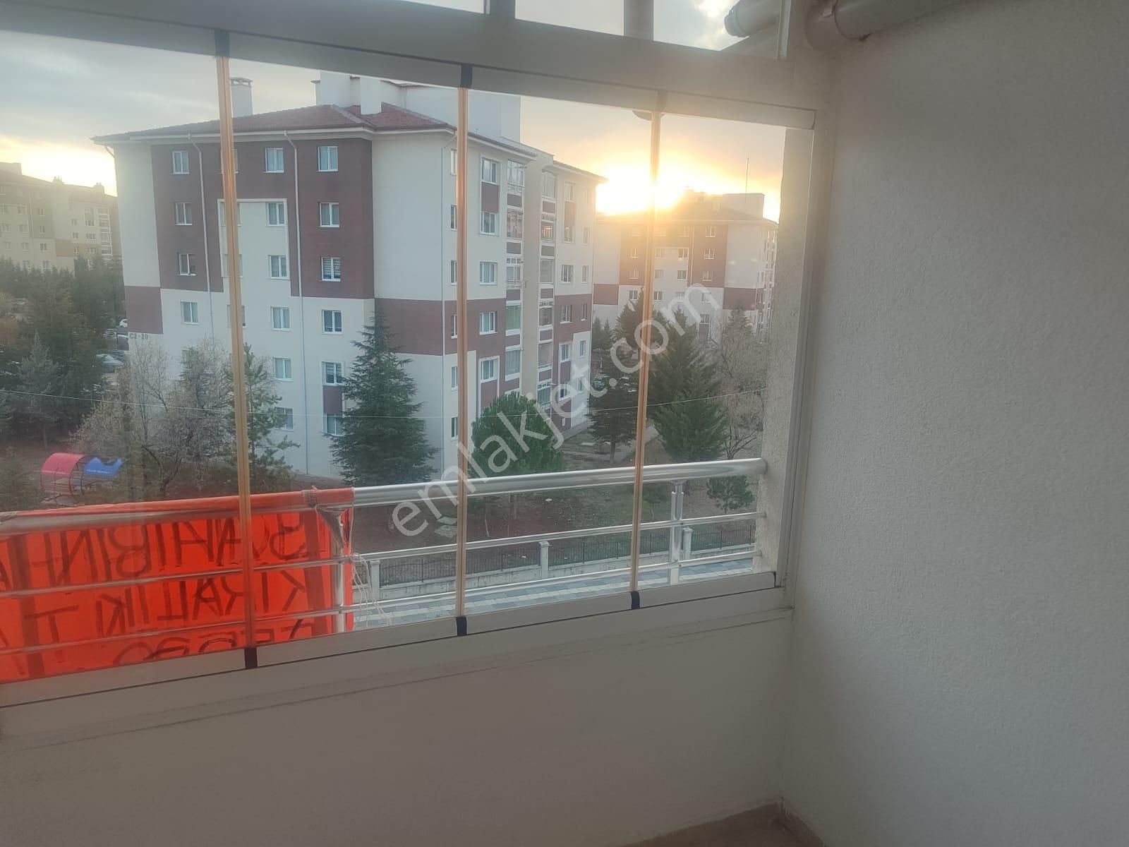 Gölbaşı Park Eymir Toki Konutları 132m2 Bakımlı Manzaralı Önü Açık Kiralık Daire - Görsel 3