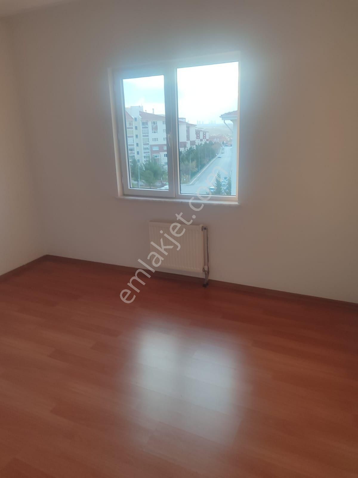 Gölbaşı Park Eymir Toki Konutları 132m2 Bakımlı Manzaralı Önü Açık Kiralık Daire - Görsel 9