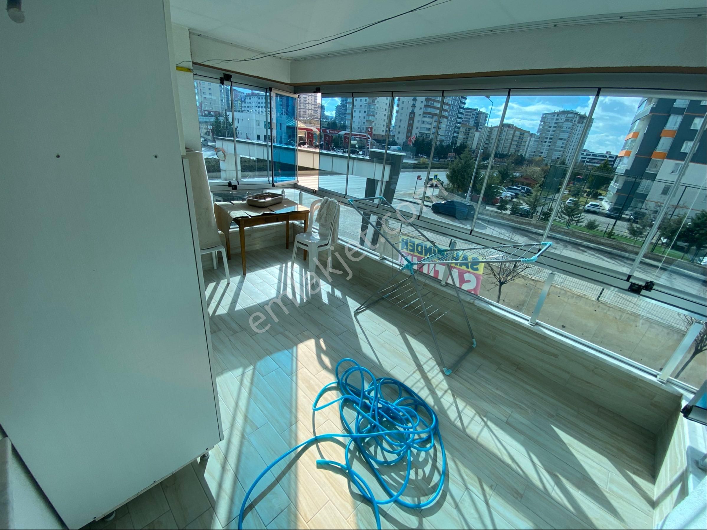 Bayram Gayrimenkulden Etimesgut Ahi Mesut Mahallesi Sit İçerisinde 4+1 Ara Katta 10 Yıllık Satılık - Görsel 25