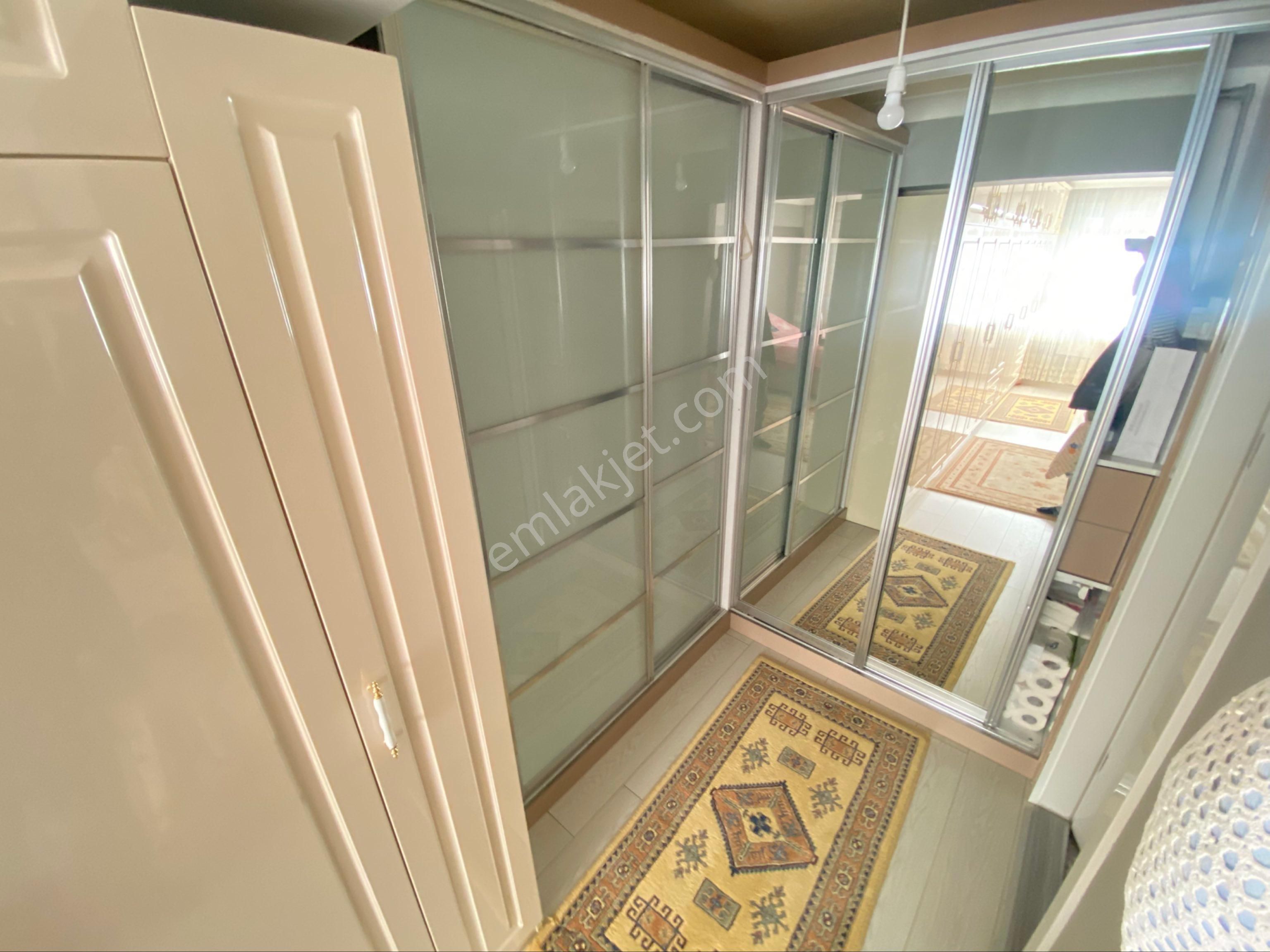 Bayram Gayrimenkulden Etimesgut Ahi Mesut Mahallesi Sit İçerisinde 4+1 Ara Katta 10 Yıllık Satılık - Görsel 19