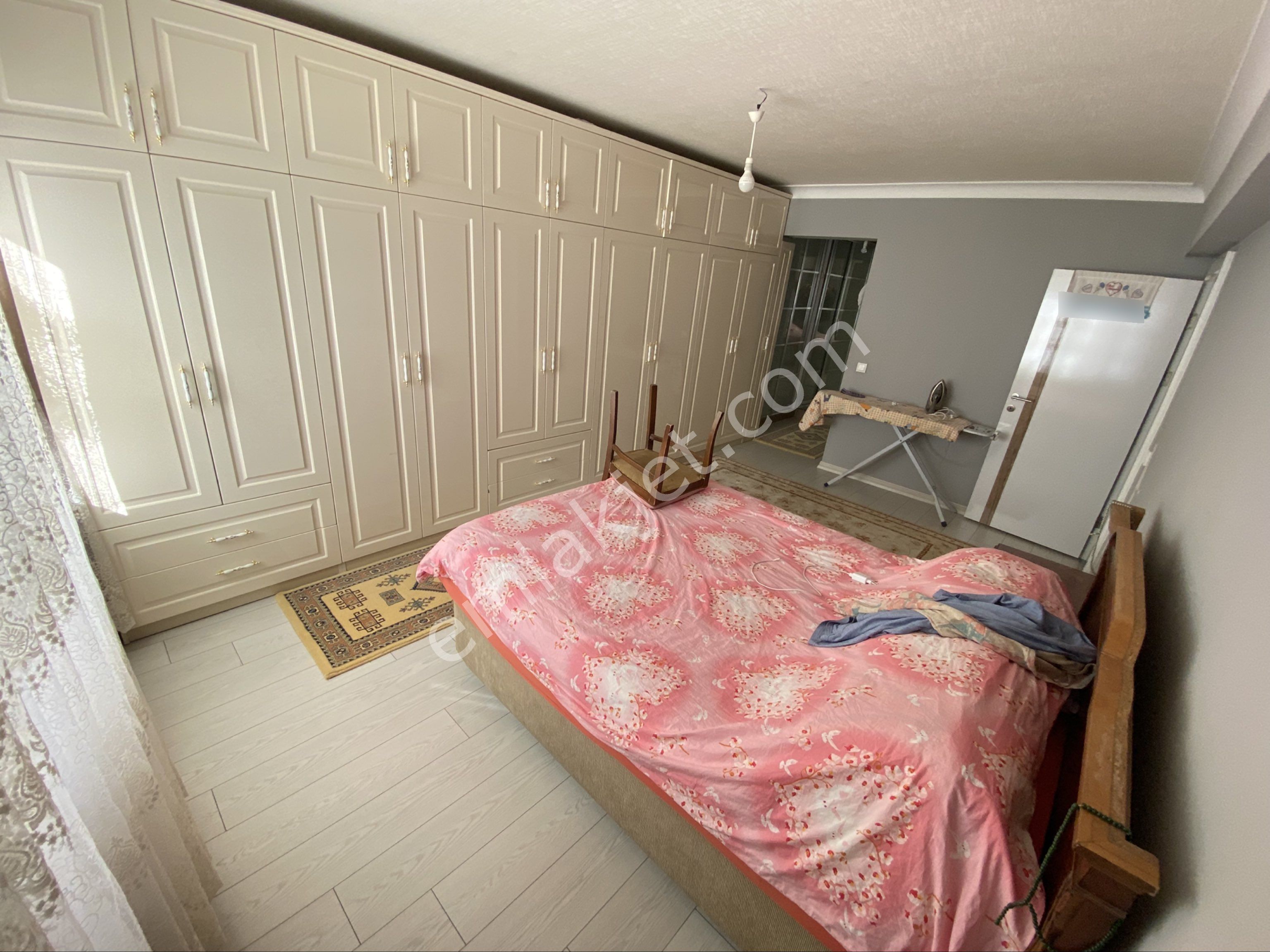 Bayram Gayrimenkulden Etimesgut Ahi Mesut Mahallesi Sit İçerisinde 4+1 Ara Katta 10 Yıllık Satılık - Görsel 17