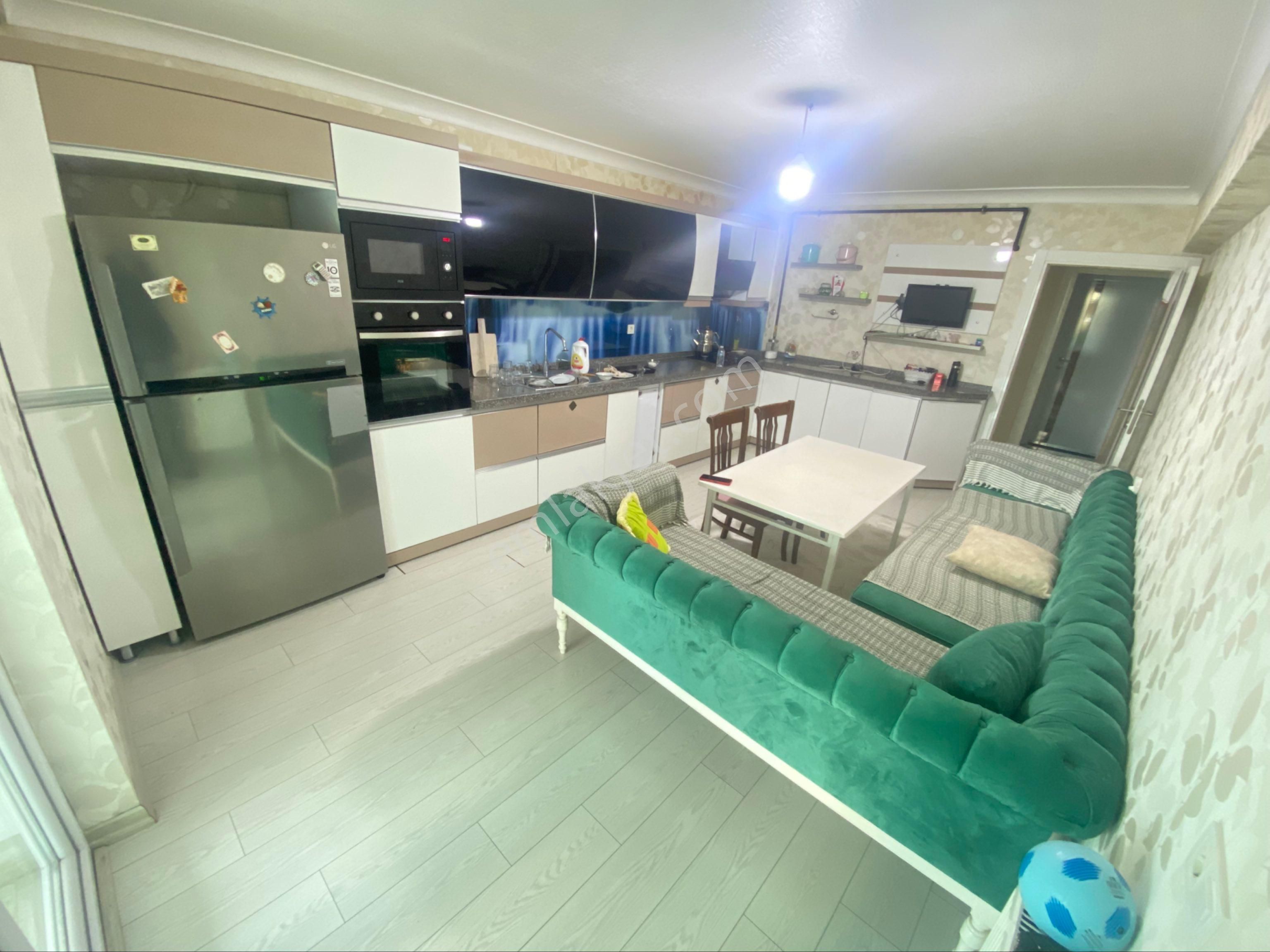 Bayram Gayrimenkulden Etimesgut Ahi Mesut Mahallesi Sit İçerisinde 4+1 Ara Katta 10 Yıllık Satılık - Görsel 6