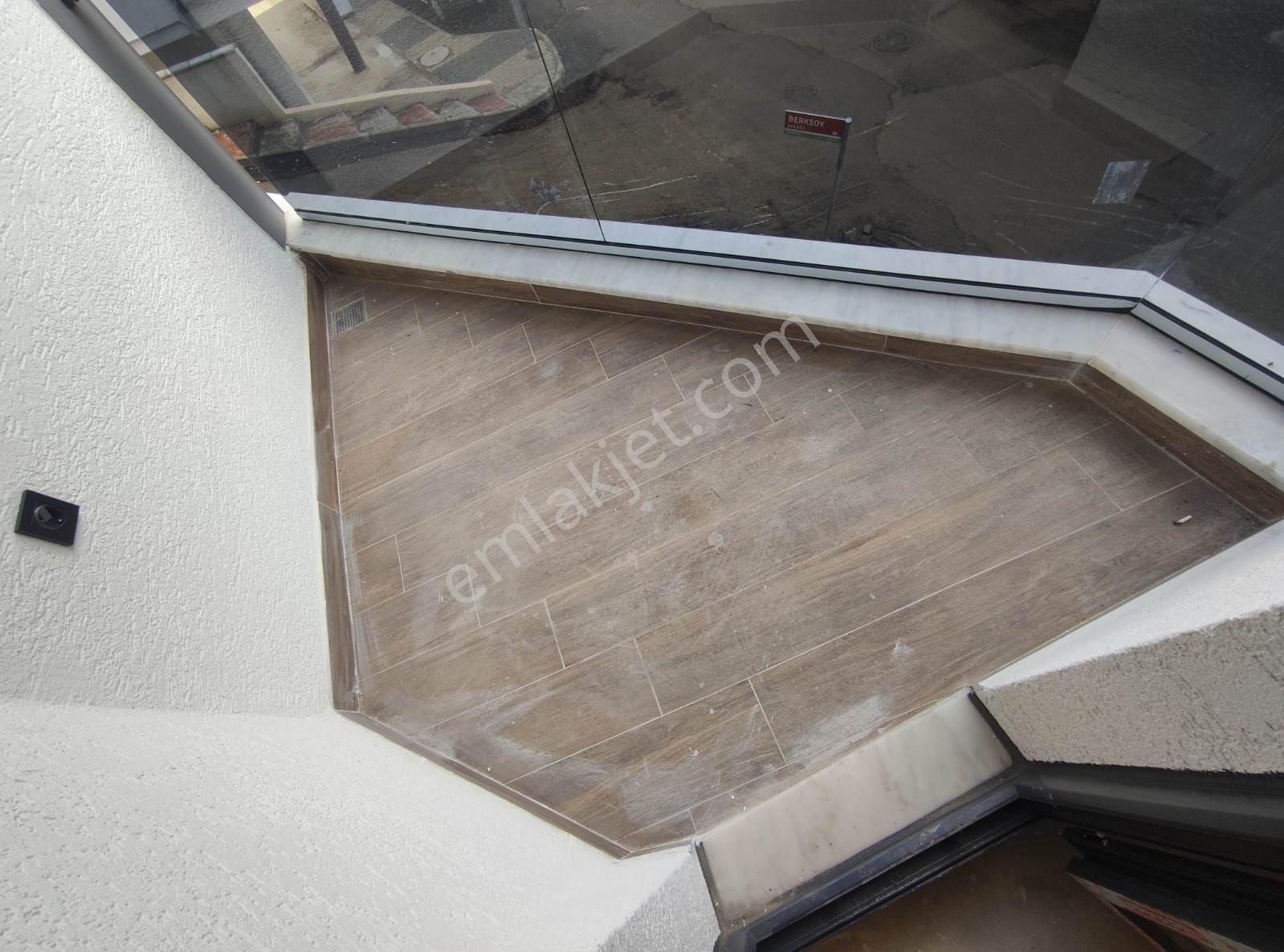 Para'dan Çekmeköy Merkez Mah. Balkonlu Asansörlü 2.kat 2+1 Daire - Görsel 5