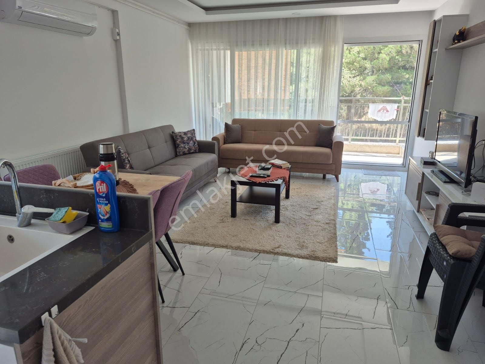 Nezih Bir Sitede 1+1 Eşyalı Satılık Daire - Görsel 3