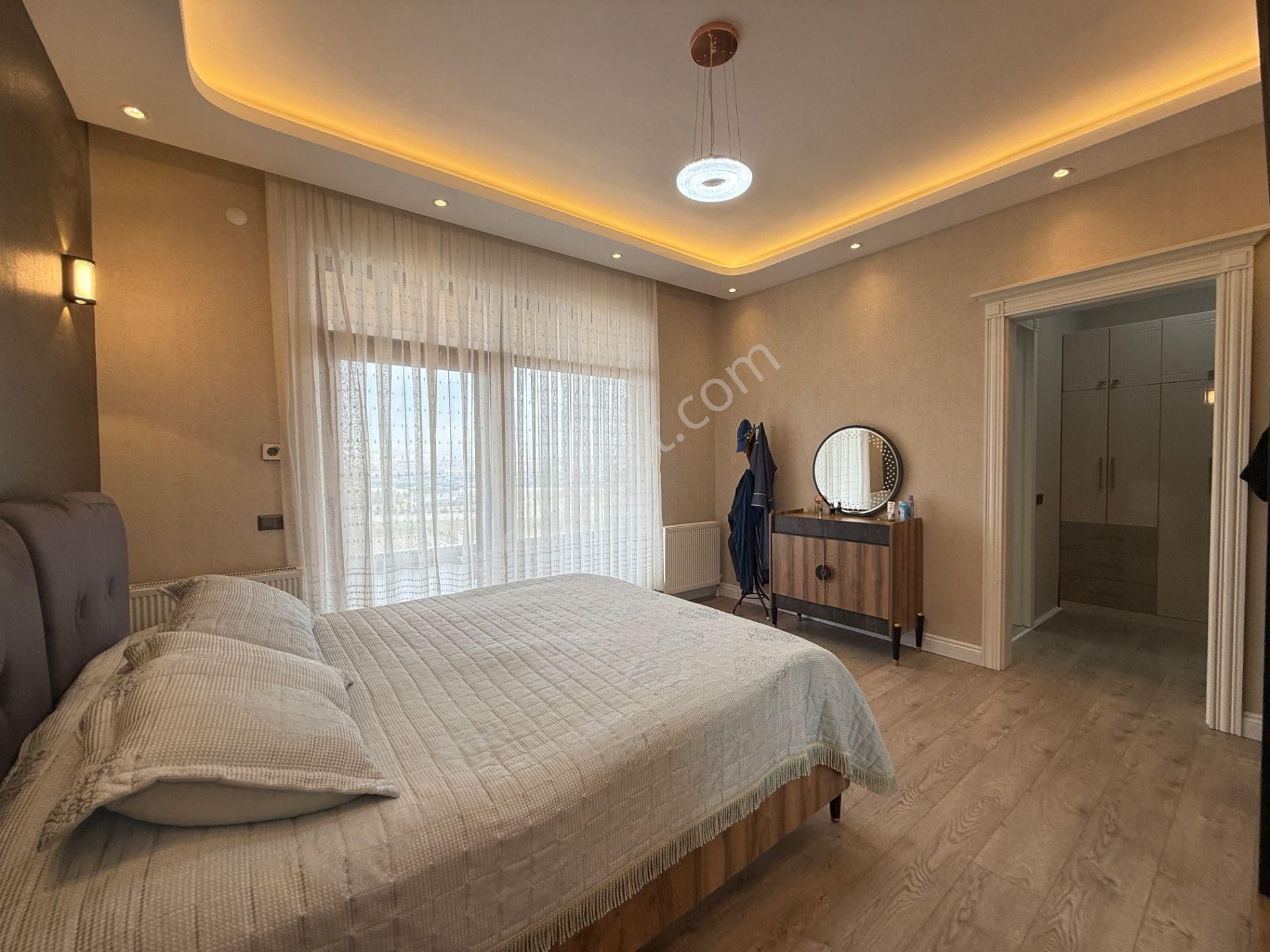 Gölbaşı - Bahçelievler Mah. Göl Manzaralı Kiralık Villa - Görsel 6