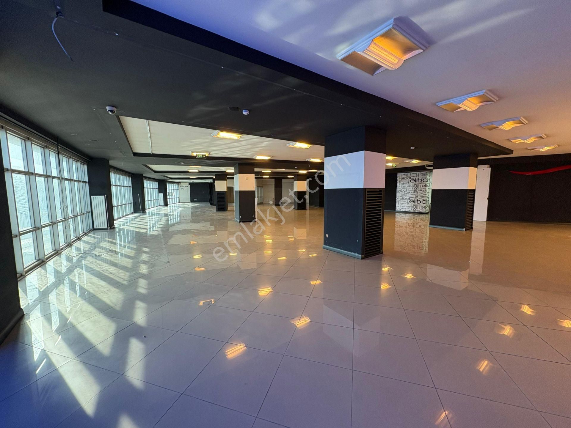 Zeytinburnu Kazlıçeşmede Kiralık 1.250 M2 Ticari Bina - Görsel 4