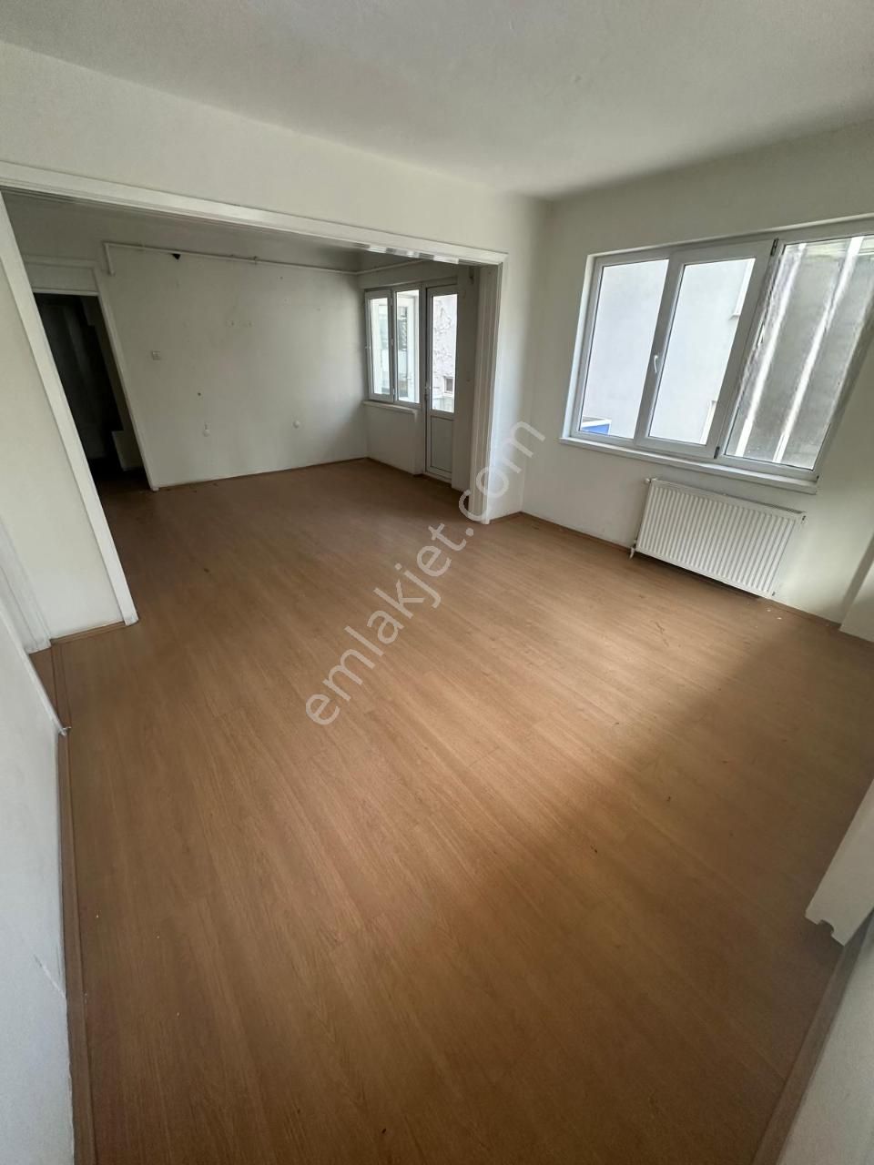 Özmecaz'dan Saltak'da 3+1 Arakat Cadde Üzeri Asansörlü Daire