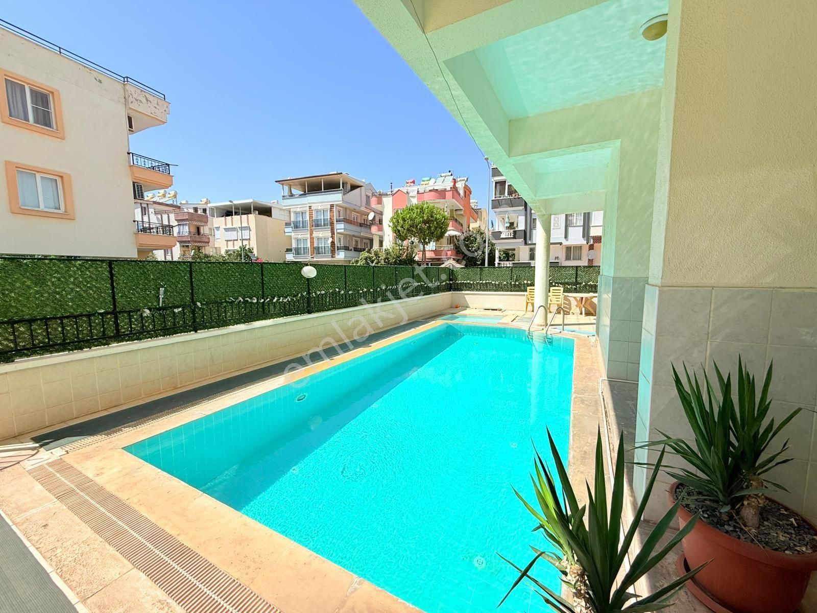 Altınkum Plajına 300m Yüksek Giriş Havuzlu 2+1 Daire - Görsel 4