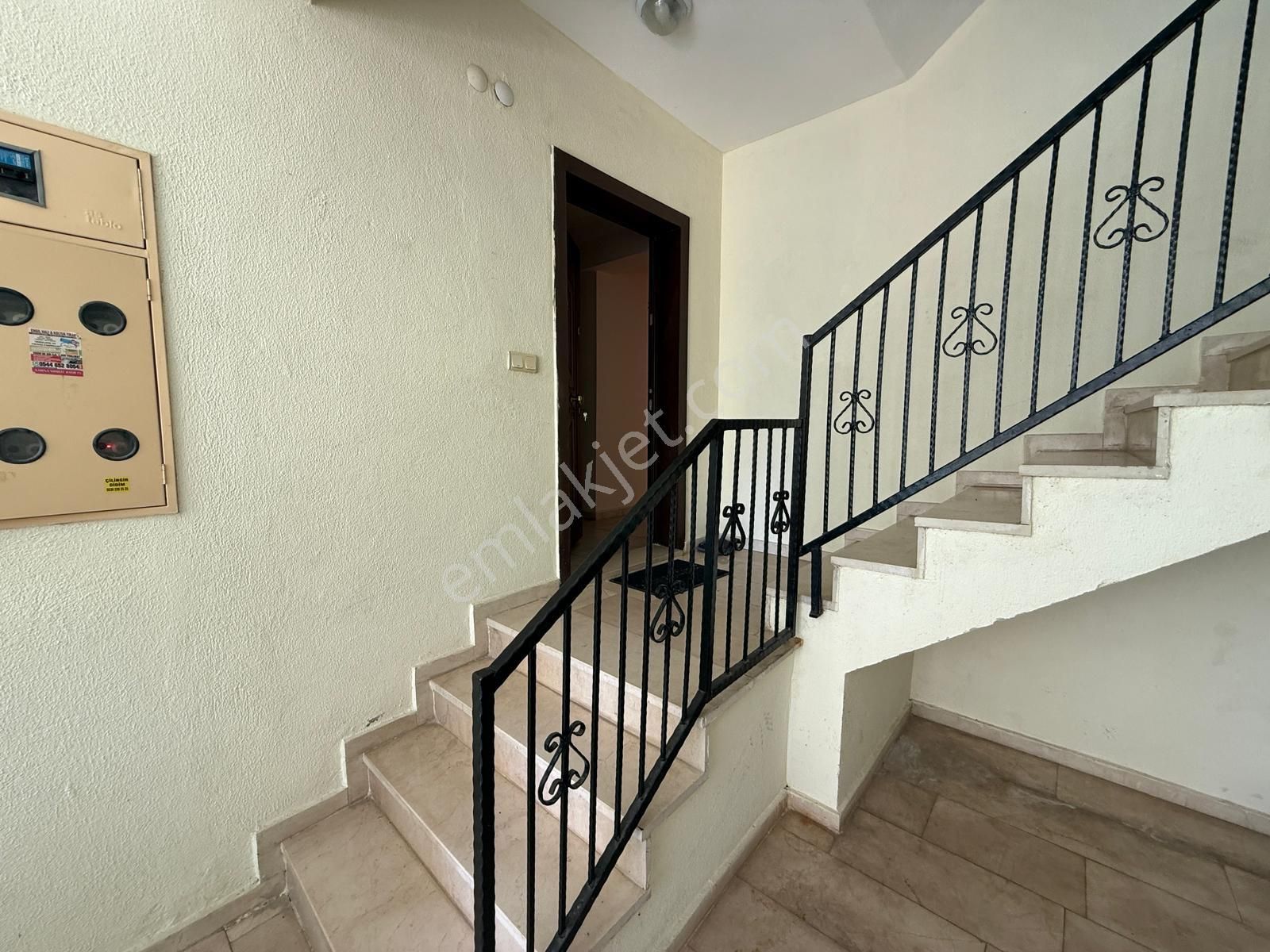 Altınkum Plajına 300m Yüksek Giriş Havuzlu 2+1 Daire - Görsel 5