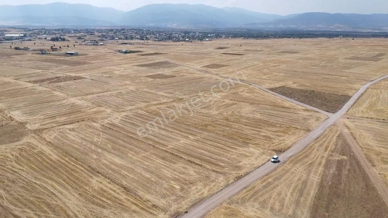 Antalya Korkuteli Bozova Mah. 1.900 M2 Resmi Yolu Var - Görsel 4