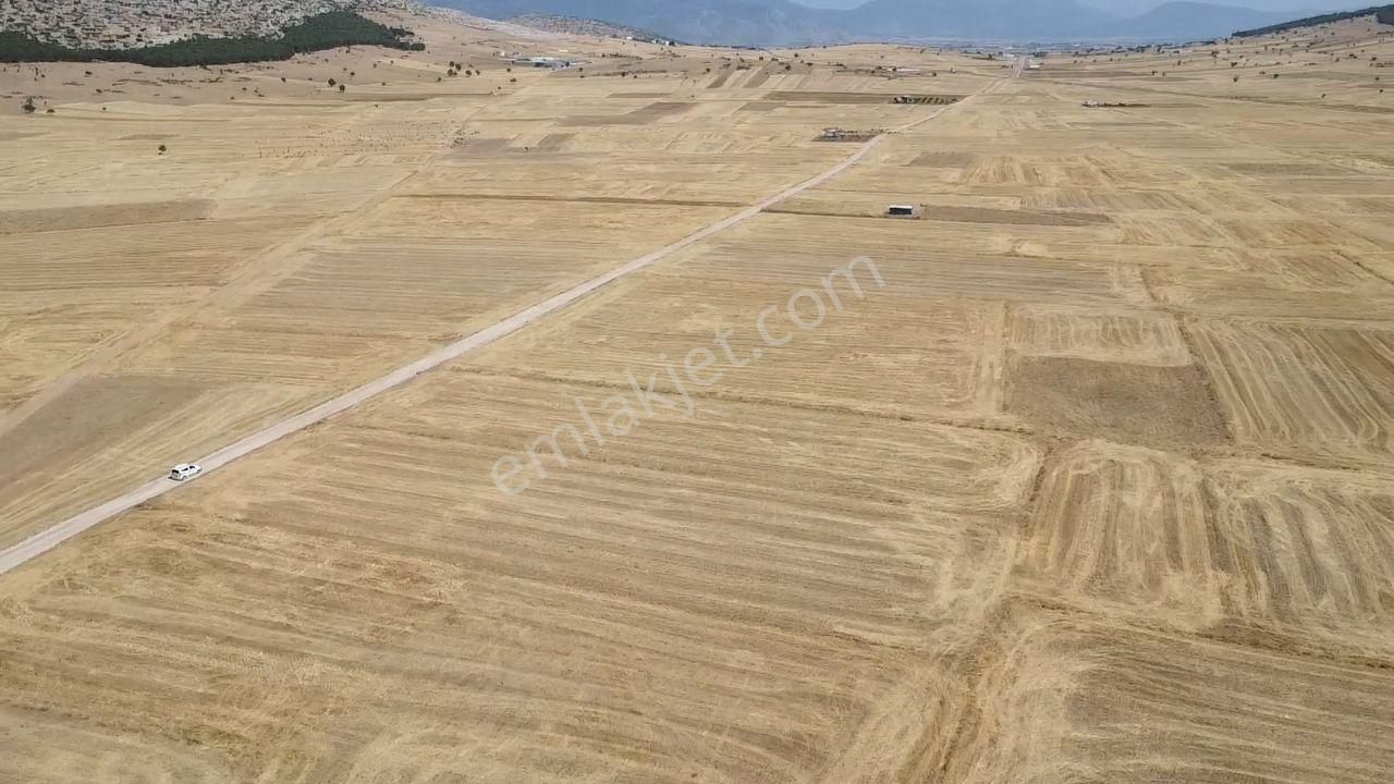 Antalya Korkuteli Bozova Mah. 1.900 M2 Resmi Yolu Var - Görsel 13