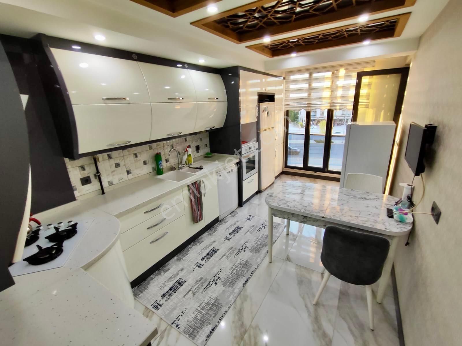 Yenişafakta 3+1 150m2 5yaşında Arakat Asansörlü Daire - Görsel 11