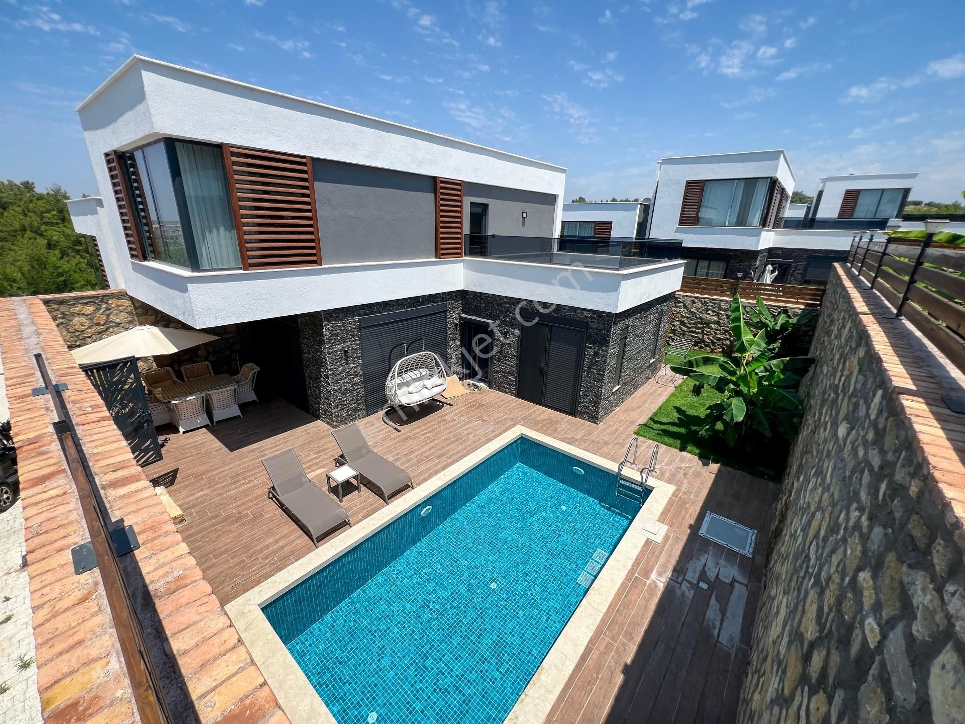 Alanya İncekum'un Yükselen Gözdesi Kaliteli Eşyalarıyla Satışta!