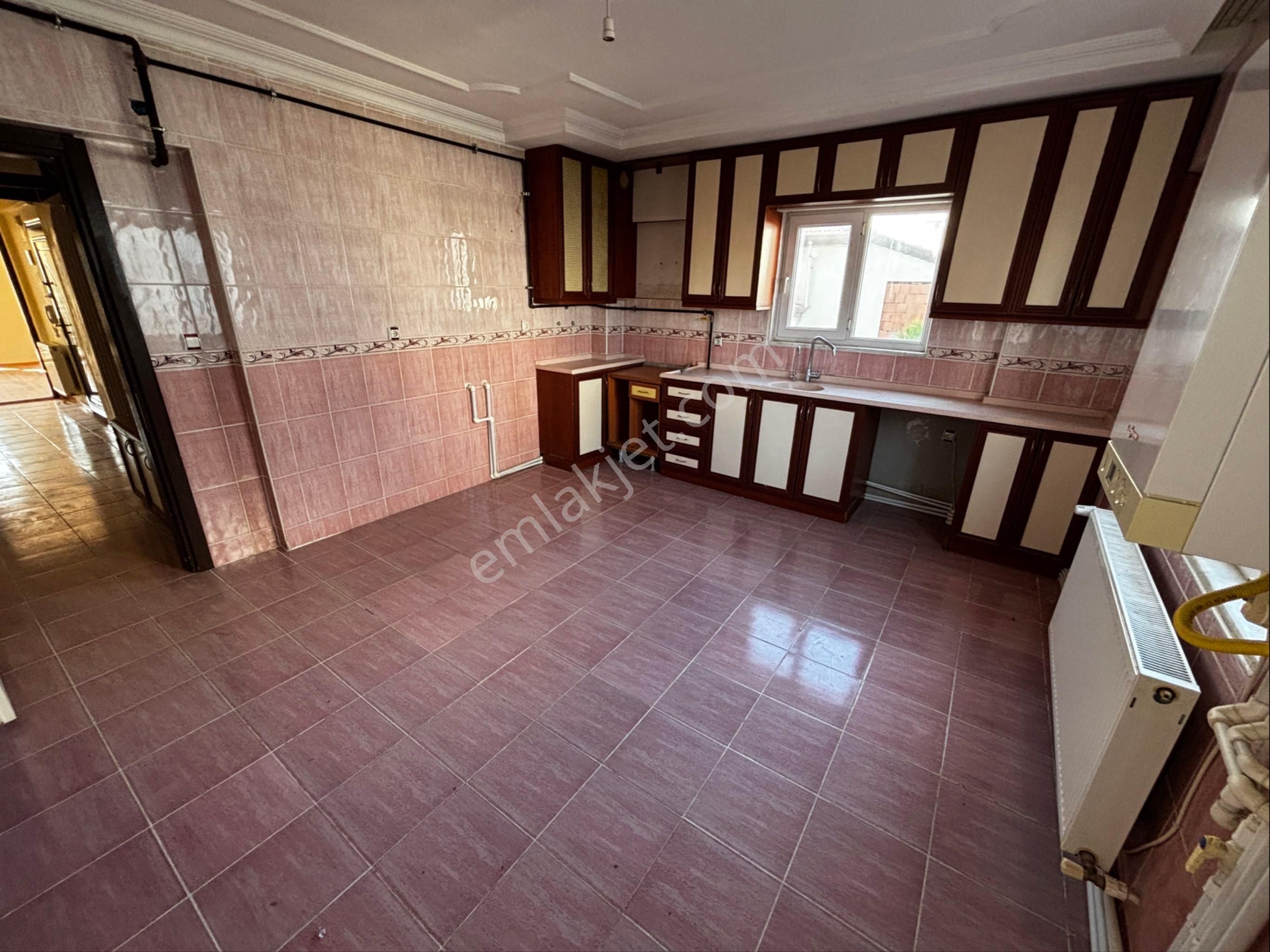 Karahasanlı'da 160m2 3+1 Kiralık Daire - Görsel 16