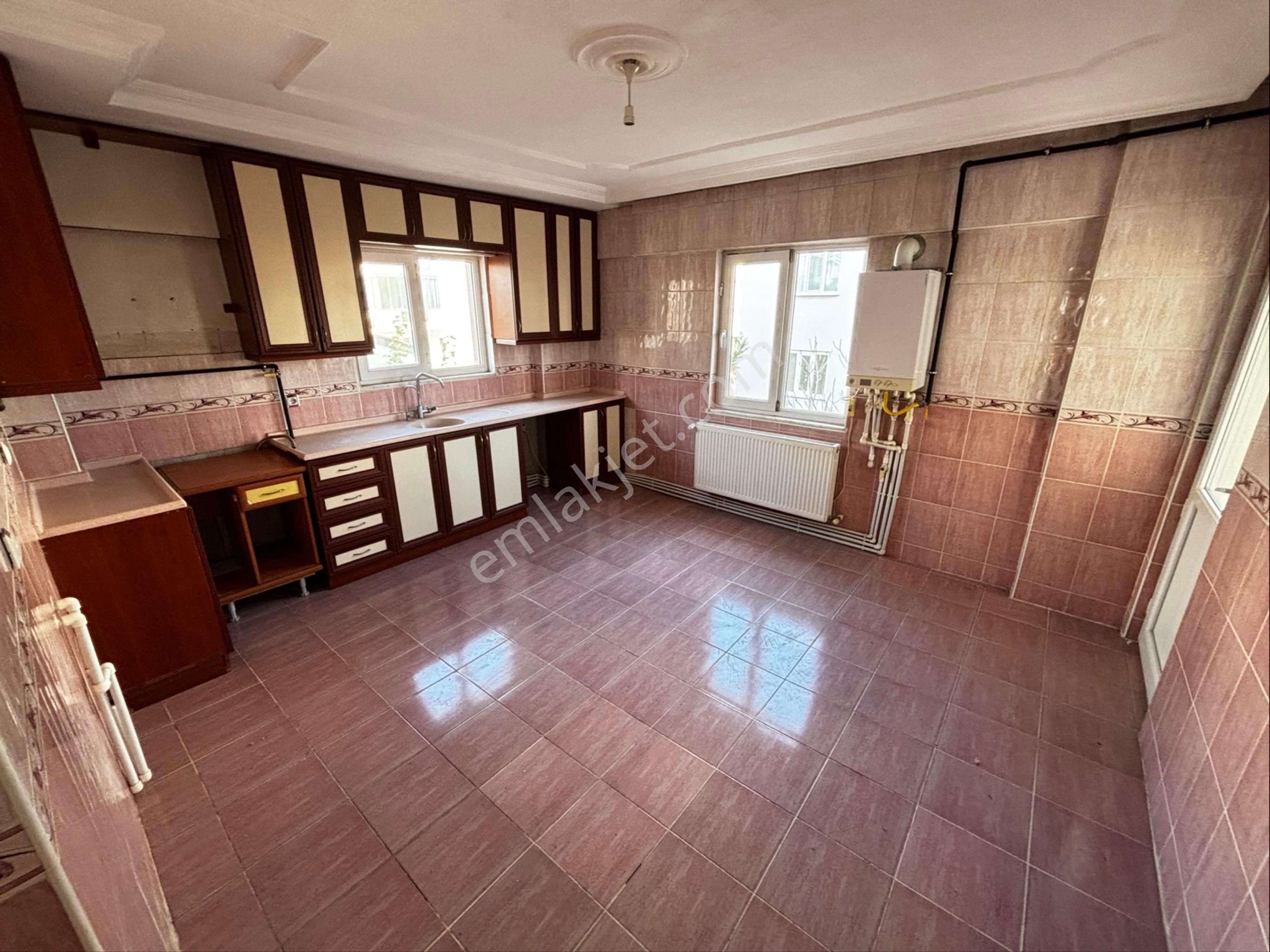 Karahasanlı'da 160m2 3+1 Kiralık Daire - Görsel 15