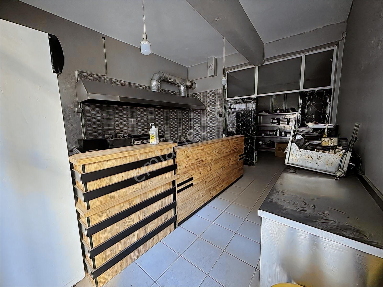 Yaylacık'ta;50 M2 Kullanım Alanlı, Bacalı, Devren Kiralık Dükkan - Görsel 14