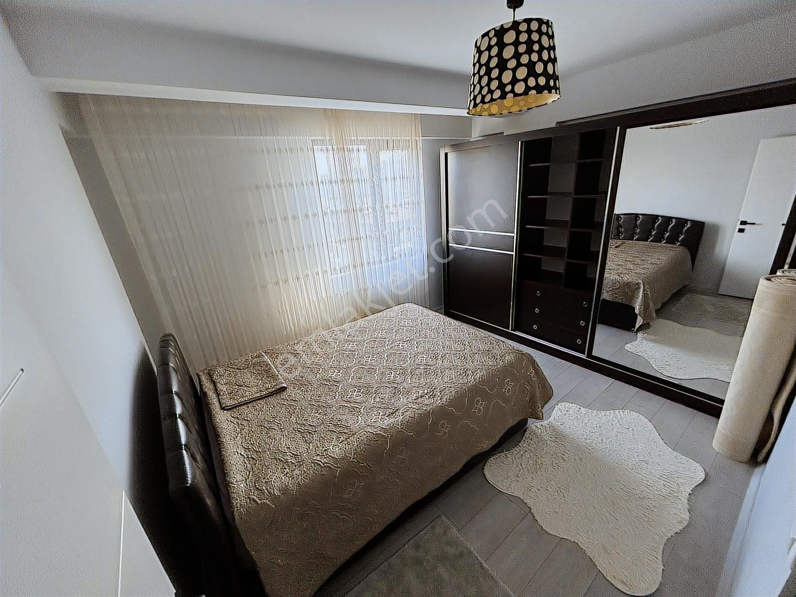 Toplu Konut Bulvarına Cephe Eşyalı Kiralık 1+1 Daire - Görsel 2