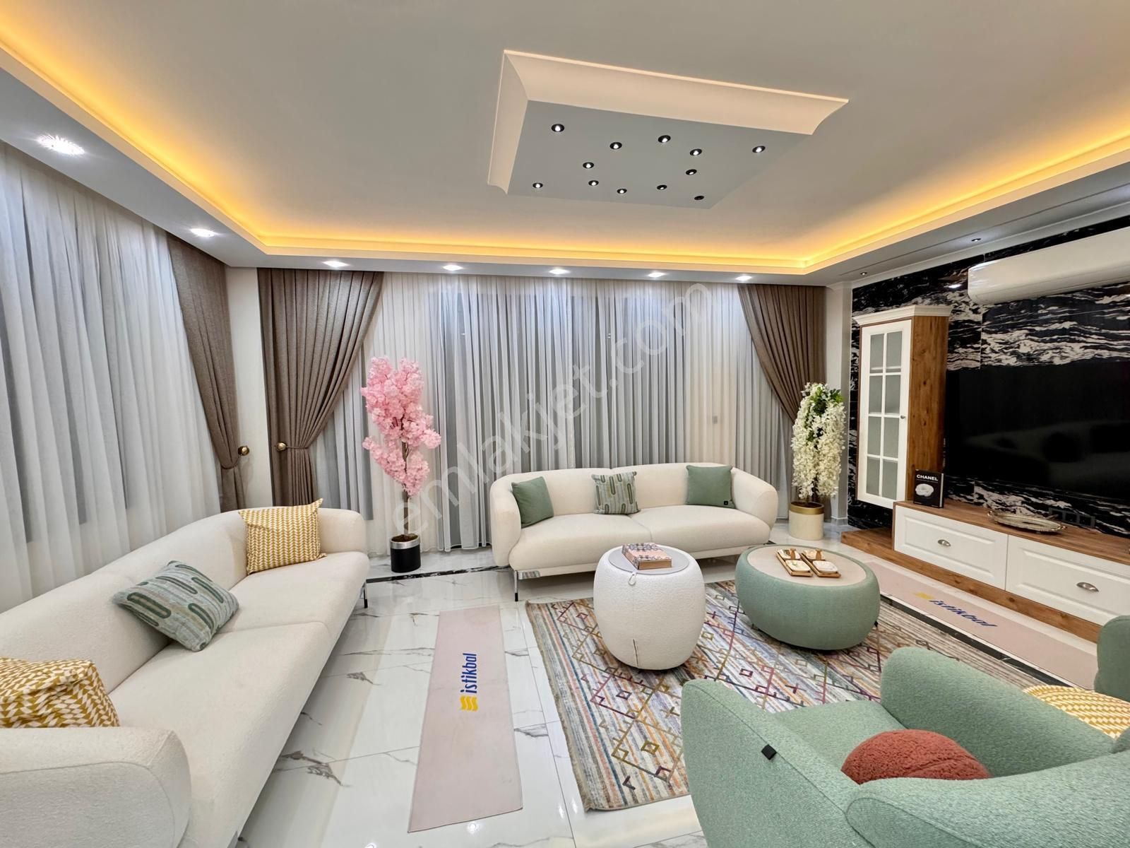 Yeşilkent Yolu Üzerinde Cumhuriyet Mahallesi'nde 5+1 Ultra Lüks Full Eşyalı Villa - Görsel 32