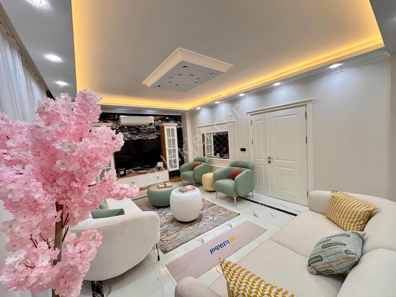 Yeşilkent Yolu Üzerinde Cumhuriyet Mahallesi'nde 5+1 Ultra Lüks Full Eşyalı Villa - Görsel 33