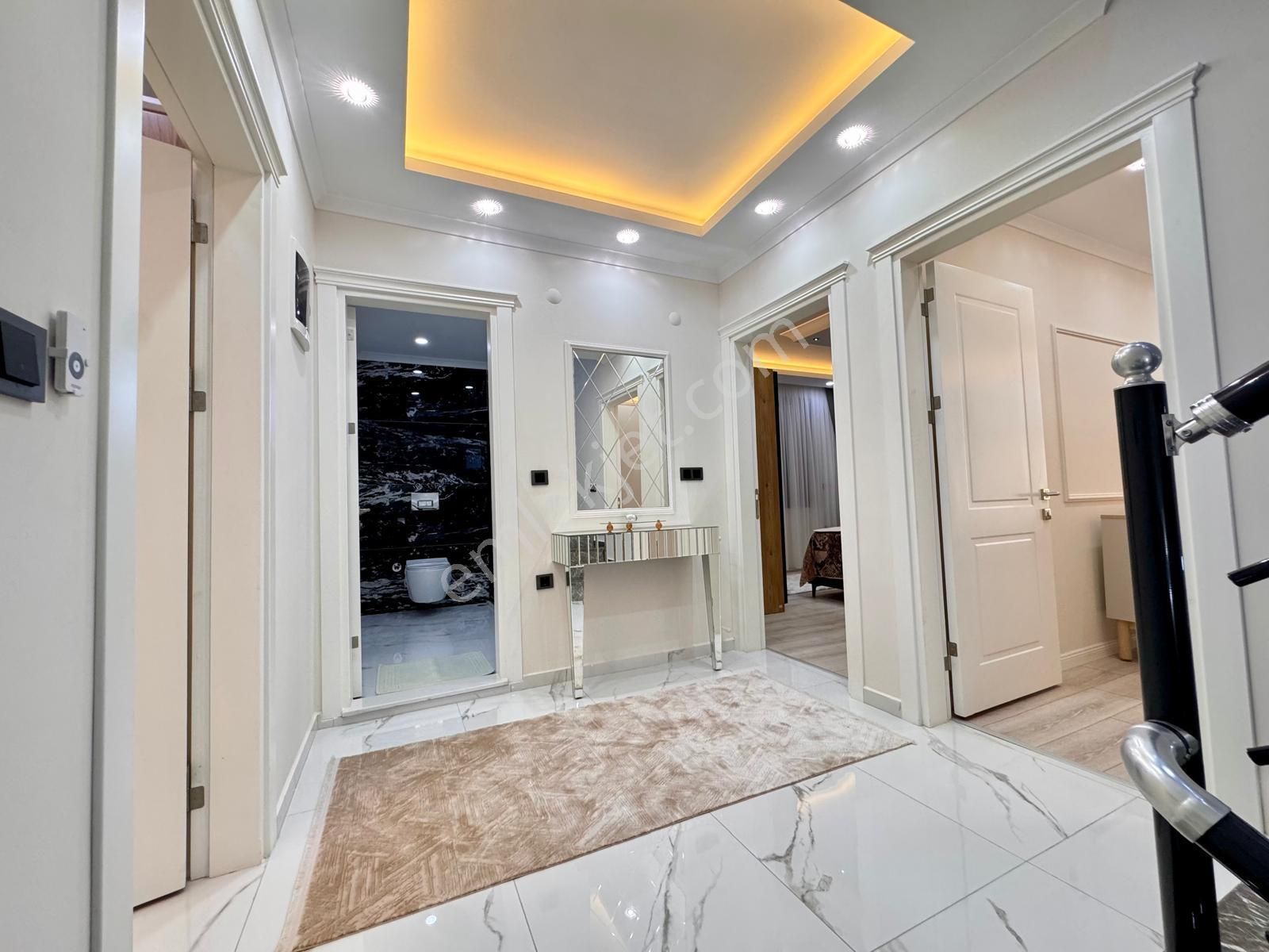 Yeşilkent Yolu Üzerinde Cumhuriyet Mahallesi'nde 5+1 Ultra Lüks Full Eşyalı Villa - Görsel 26