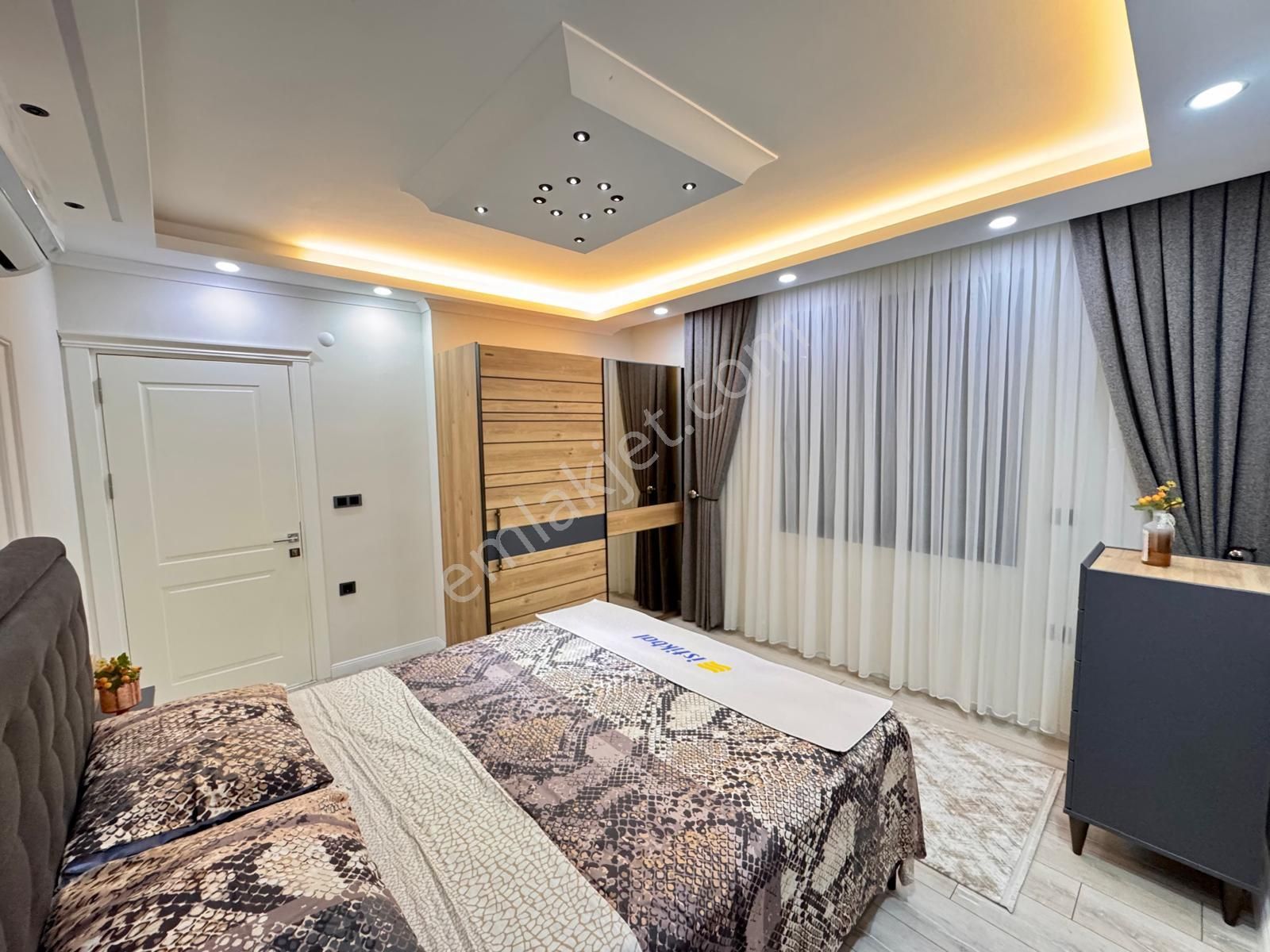 Yeşilkent Yolu Üzerinde Cumhuriyet Mahallesi'nde 5+1 Ultra Lüks Full Eşyalı Villa - Görsel 18