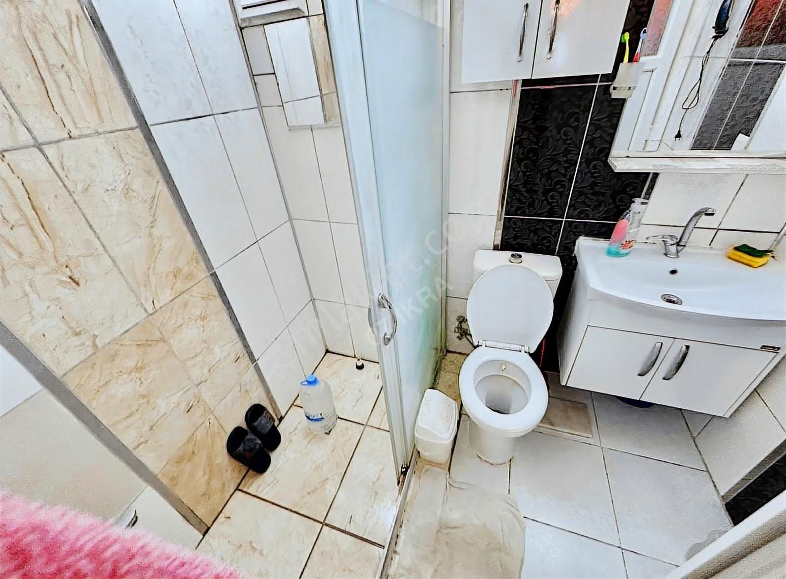 Kizilarikta Ara Katta 2+1 Herseyi Ayri Guzel Konum Firsat Daire - Görsel 3