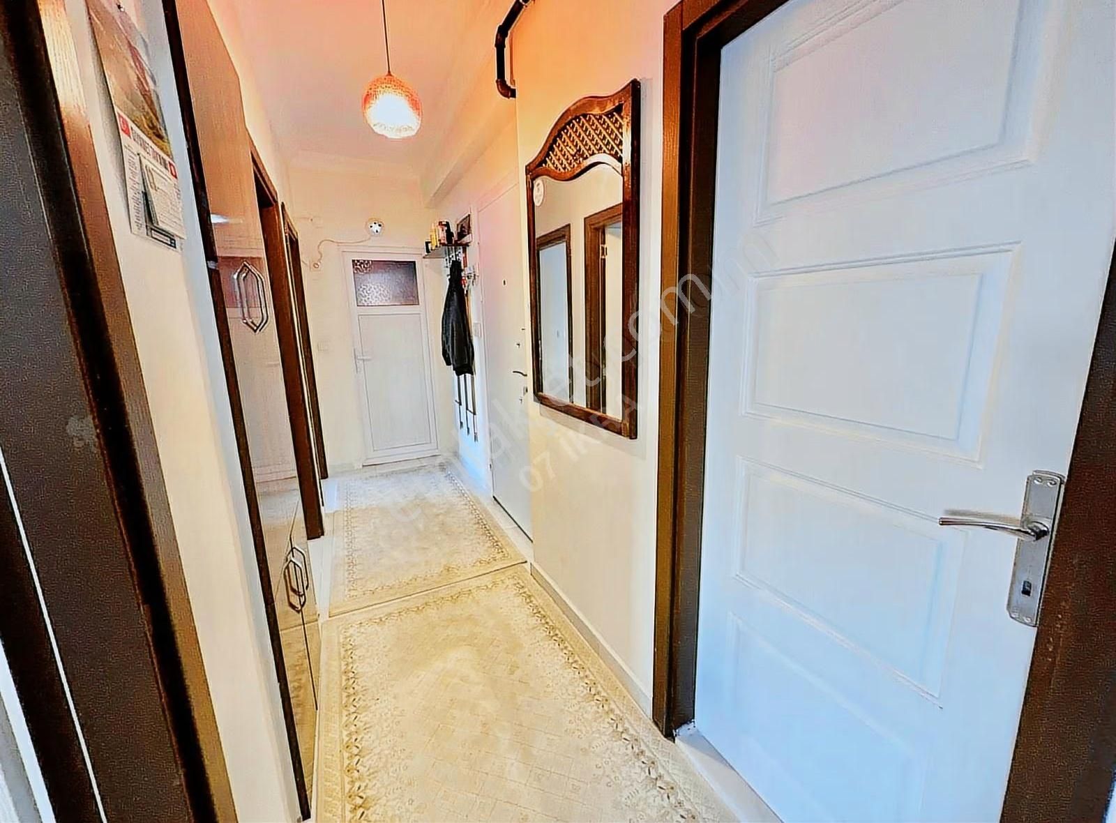 Kizilarikta Ara Katta 2+1 Herseyi Ayri Guzel Konum Firsat Daire - Görsel 15