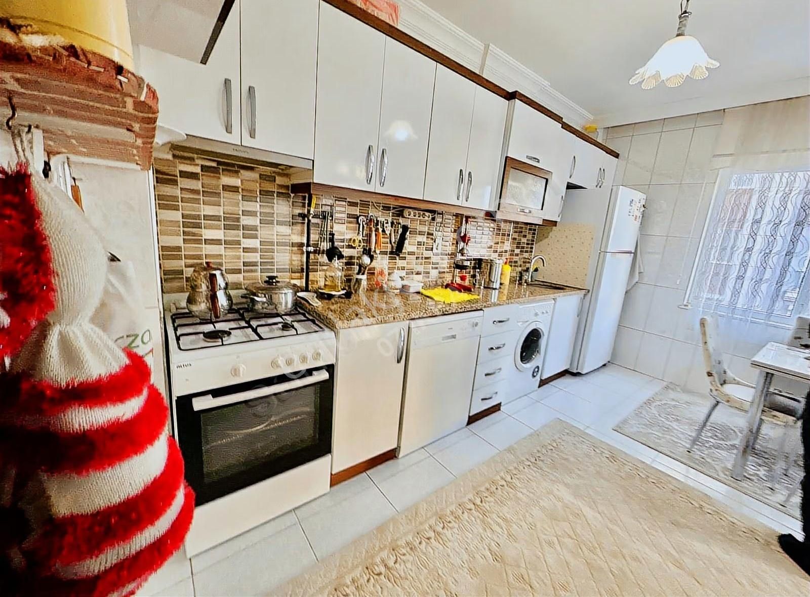 Kizilarikta Ara Katta 2+1 Herseyi Ayri Guzel Konum Firsat Daire