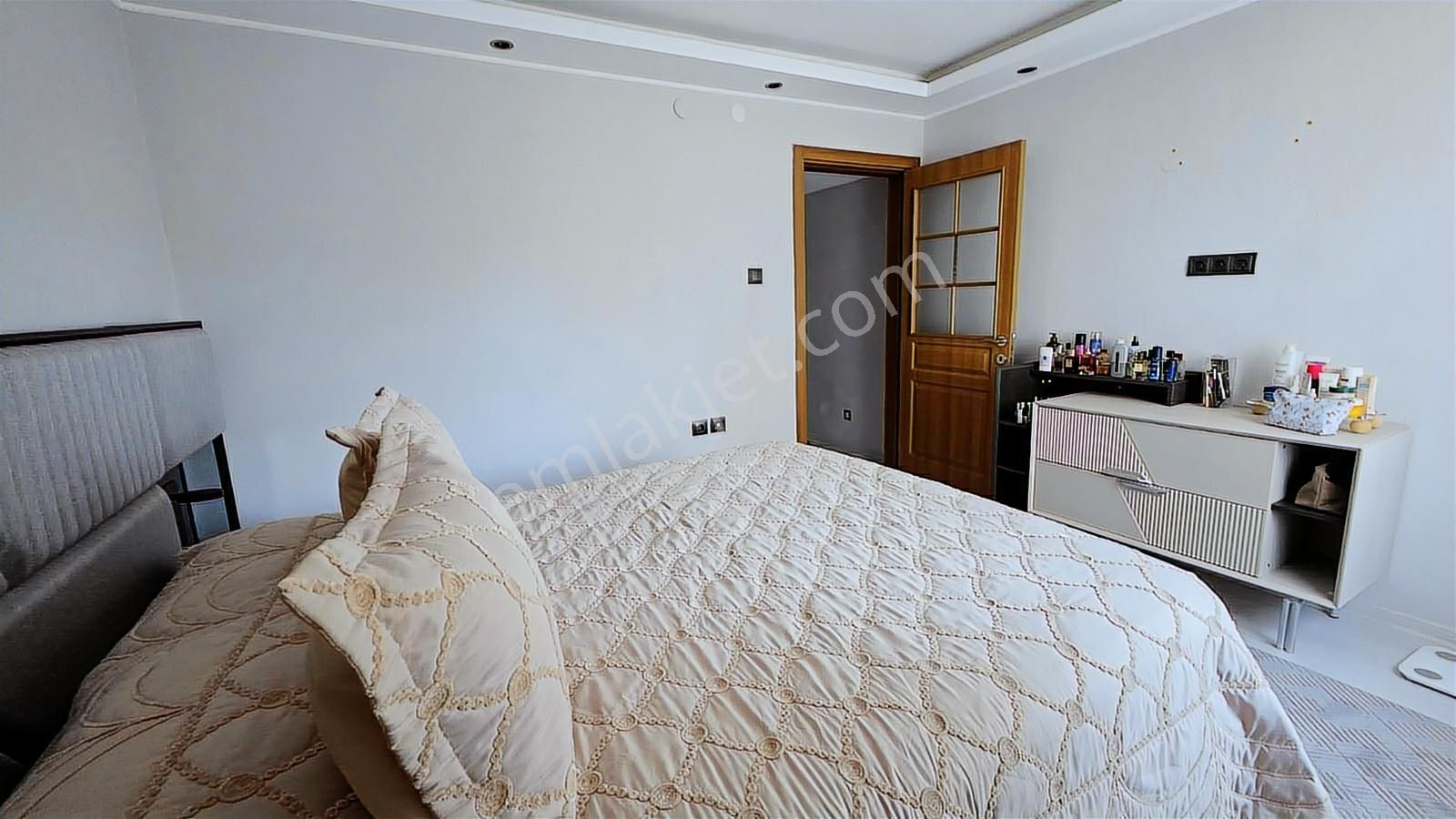 Günaltay Mah. 3+1 Geniş Daire Ve Ayrı Tapulu 20 M2 Depo Satılık - Görsel 13