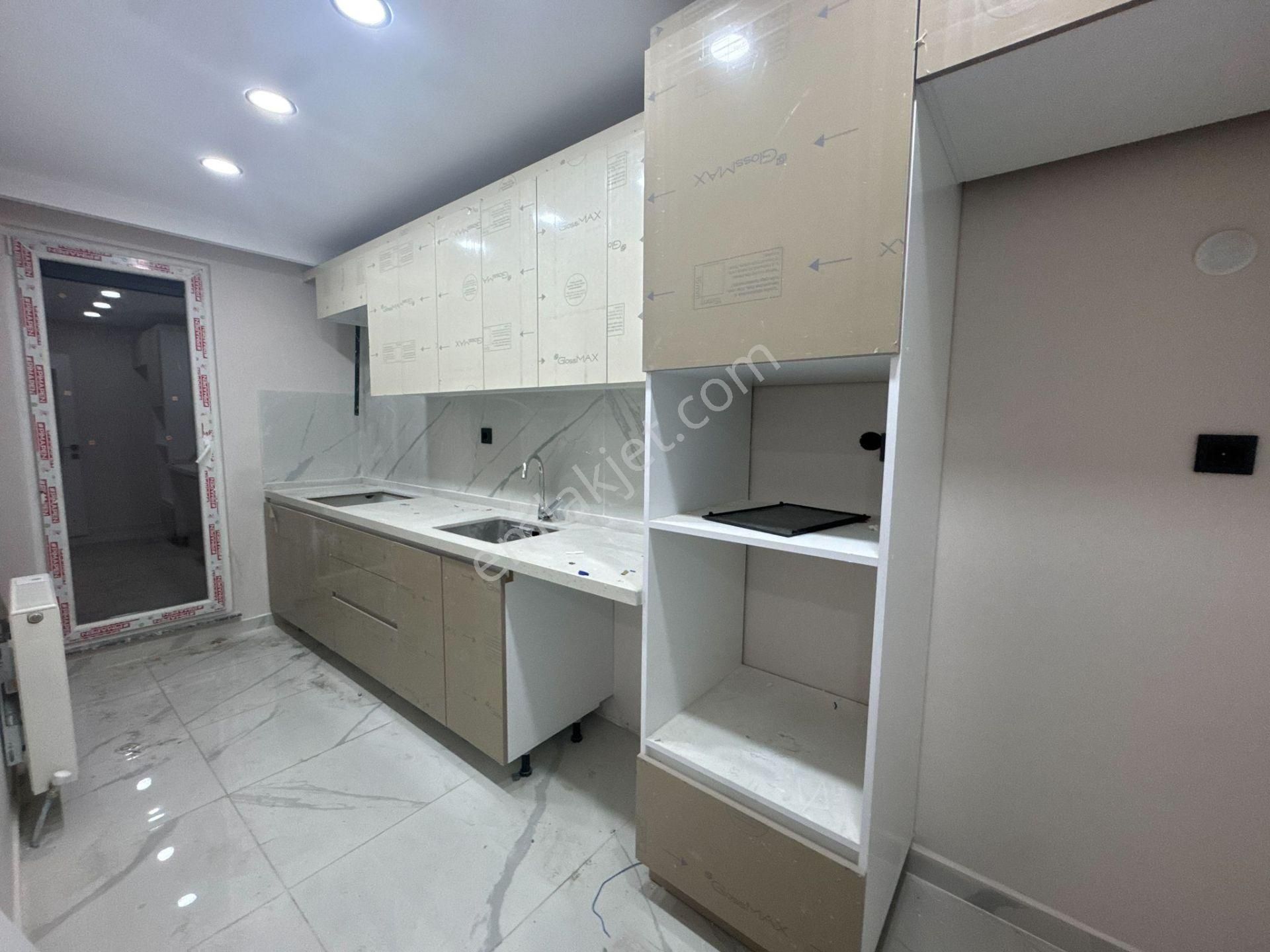 Çekmeköy Merkezde Emsalsiz Bahçe Kullanım Satılık 2+1 - Görsel 24