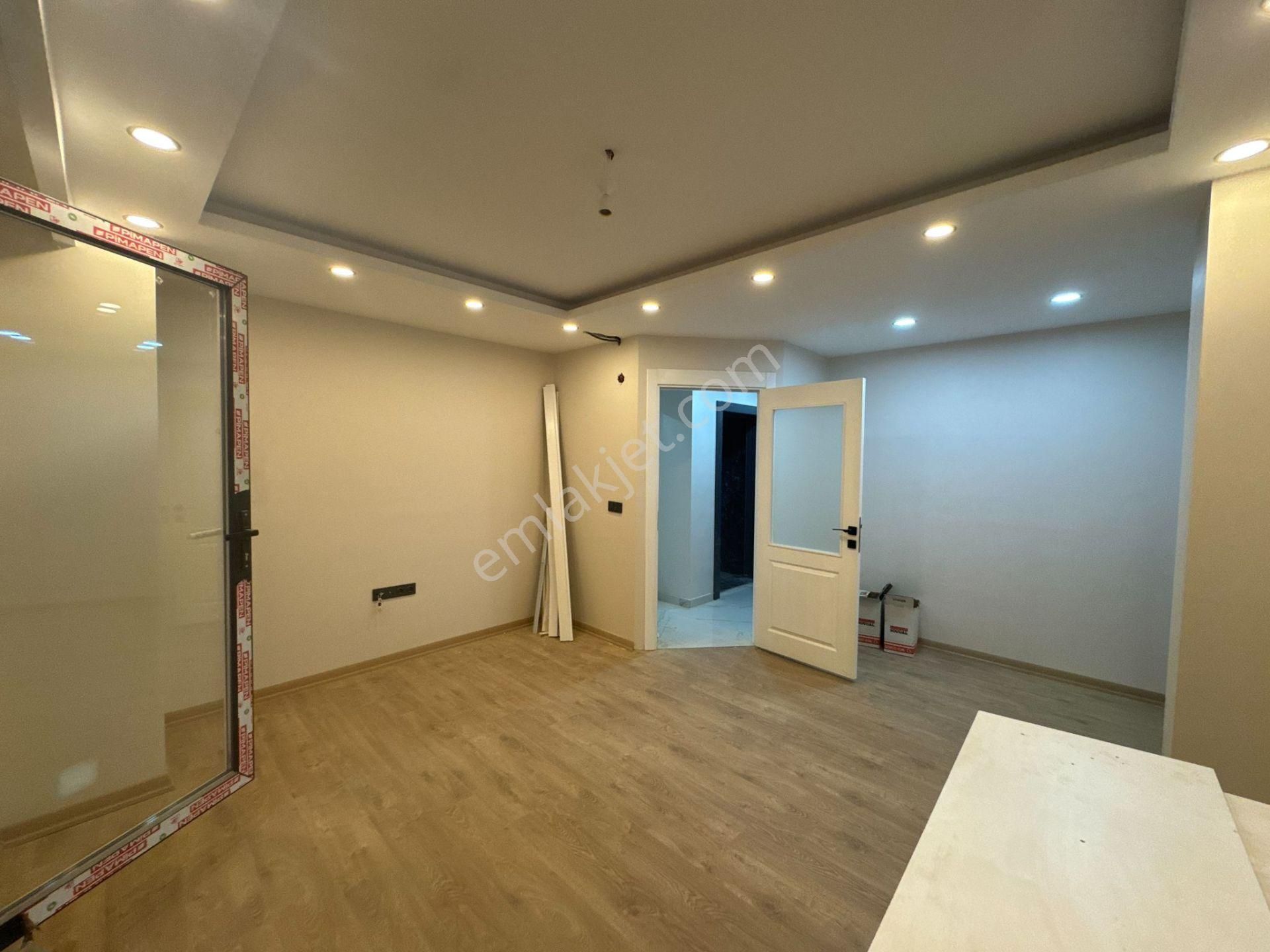 Çekmeköy Merkezde Emsalsiz Bahçe Kullanım Satılık 2+1 - Görsel 12